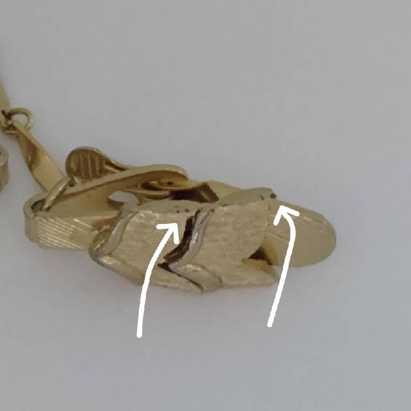 Vintage Novelty Brush Gold Tone Sweater Clips (MT1360-14)