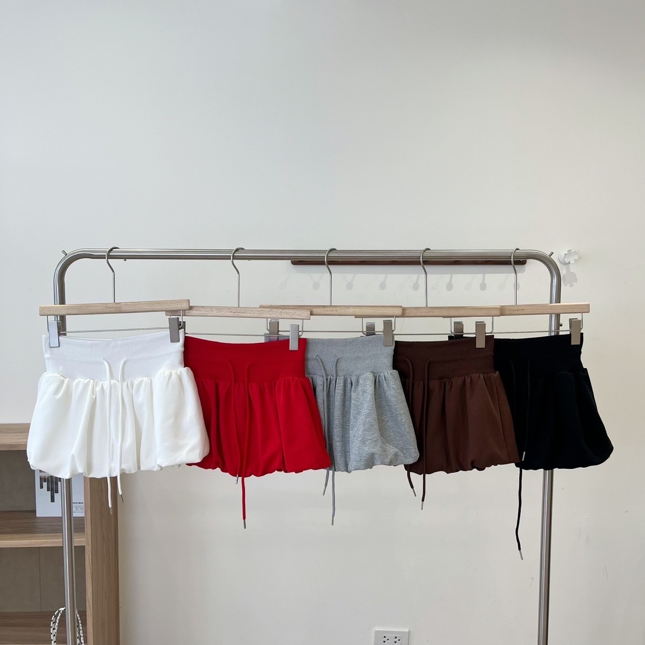 Bkk秋冬款 修腰泡泡裙