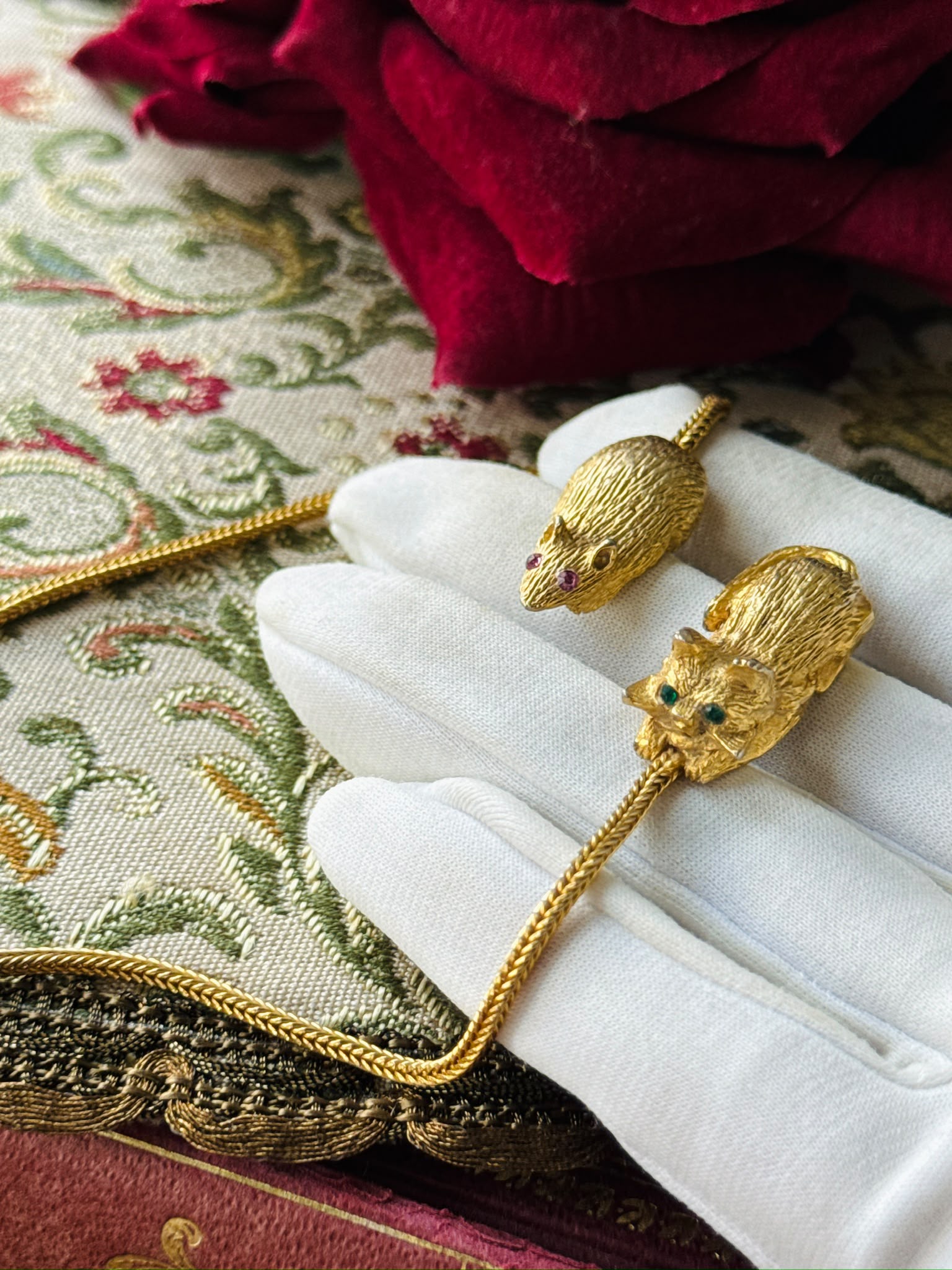 Vintage Mid-Century Cat and Mouse Golden Chain（MT2649）