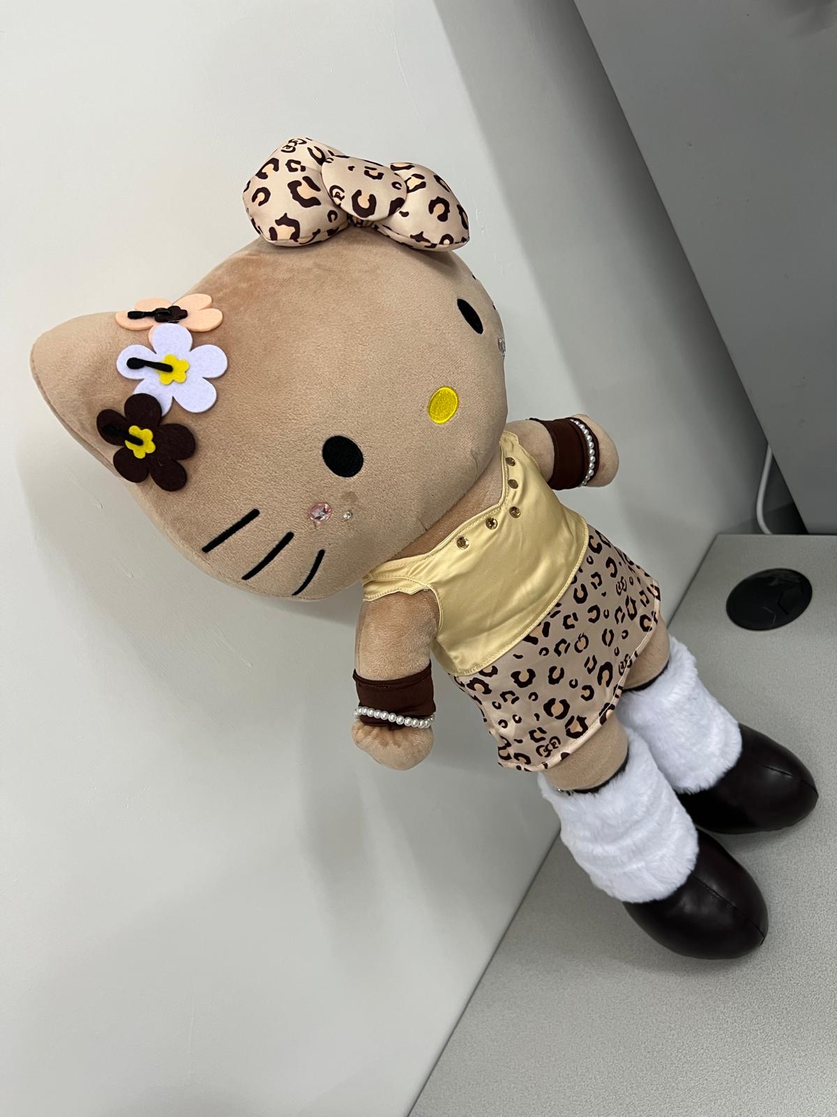 🇹🇼台灣超商限定 限量長腿Kitty 70cm大公仔