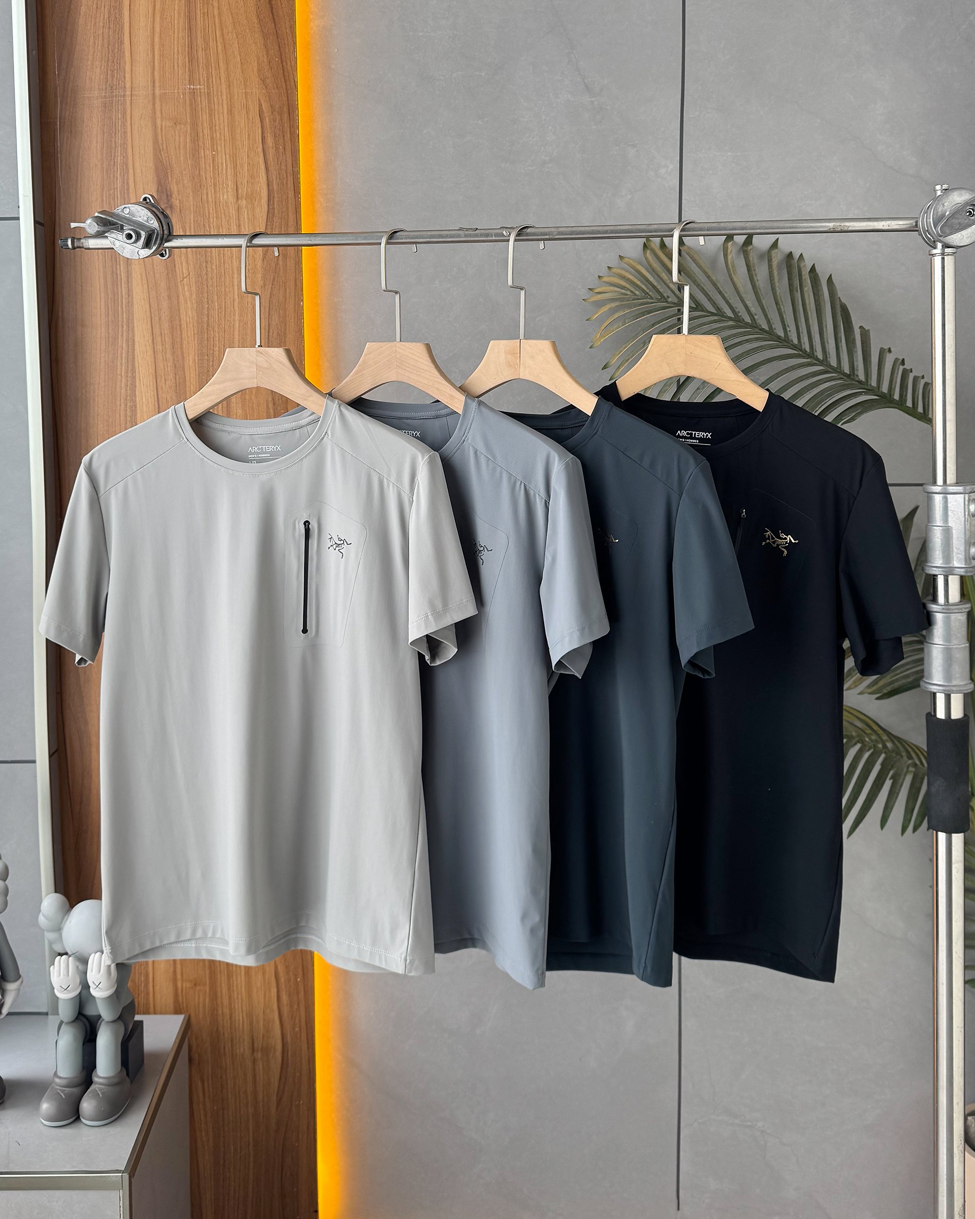 $158件。2件起$150件。。ARC'TERYX 始祖鳥 冰絲速乾圓領T恤（戶外機能款）想搵件涼爽又有質感嘅Tee？呢款真係性價比超高💯