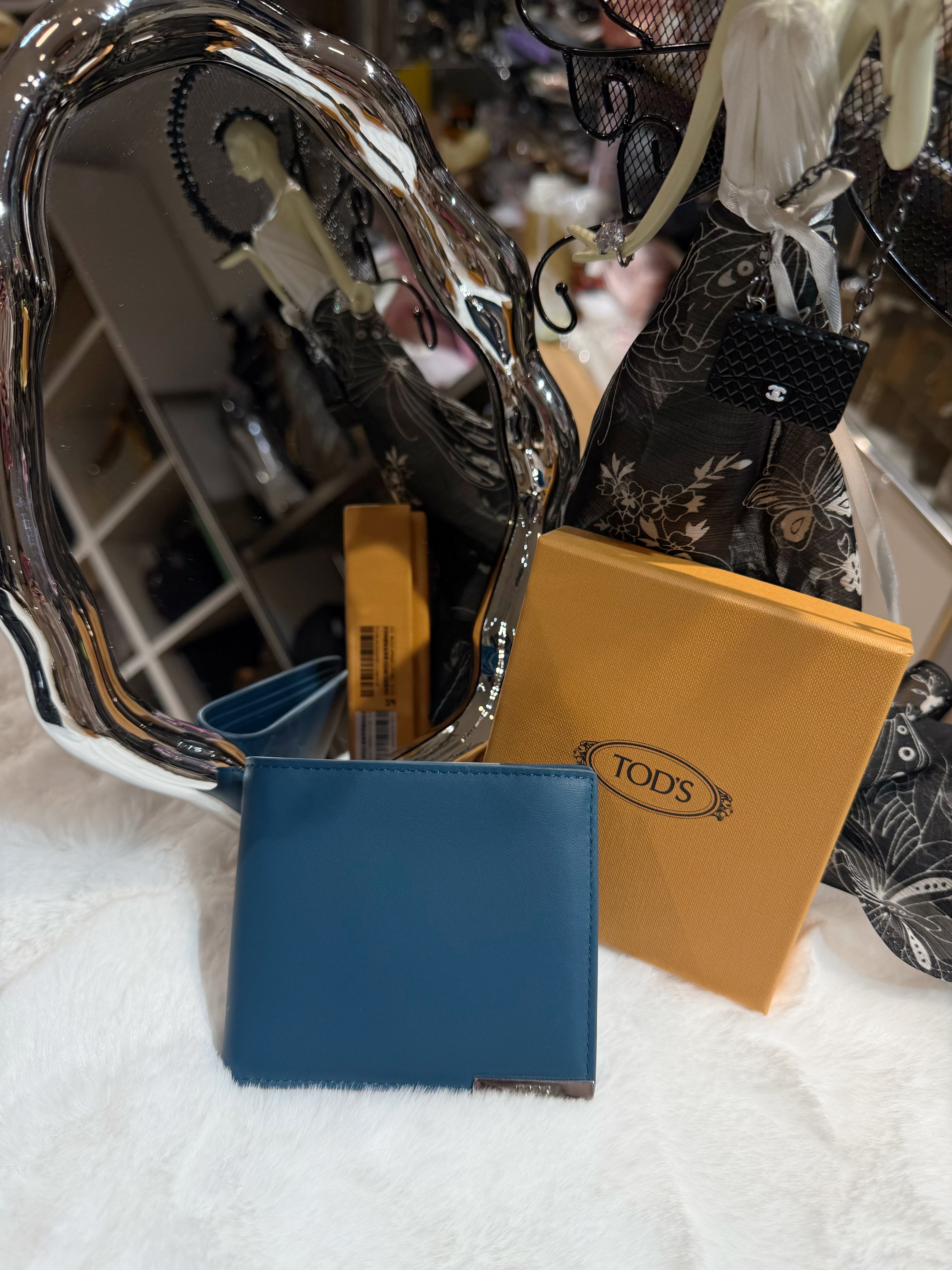 Tod’s bi fold wallet 738/peacock