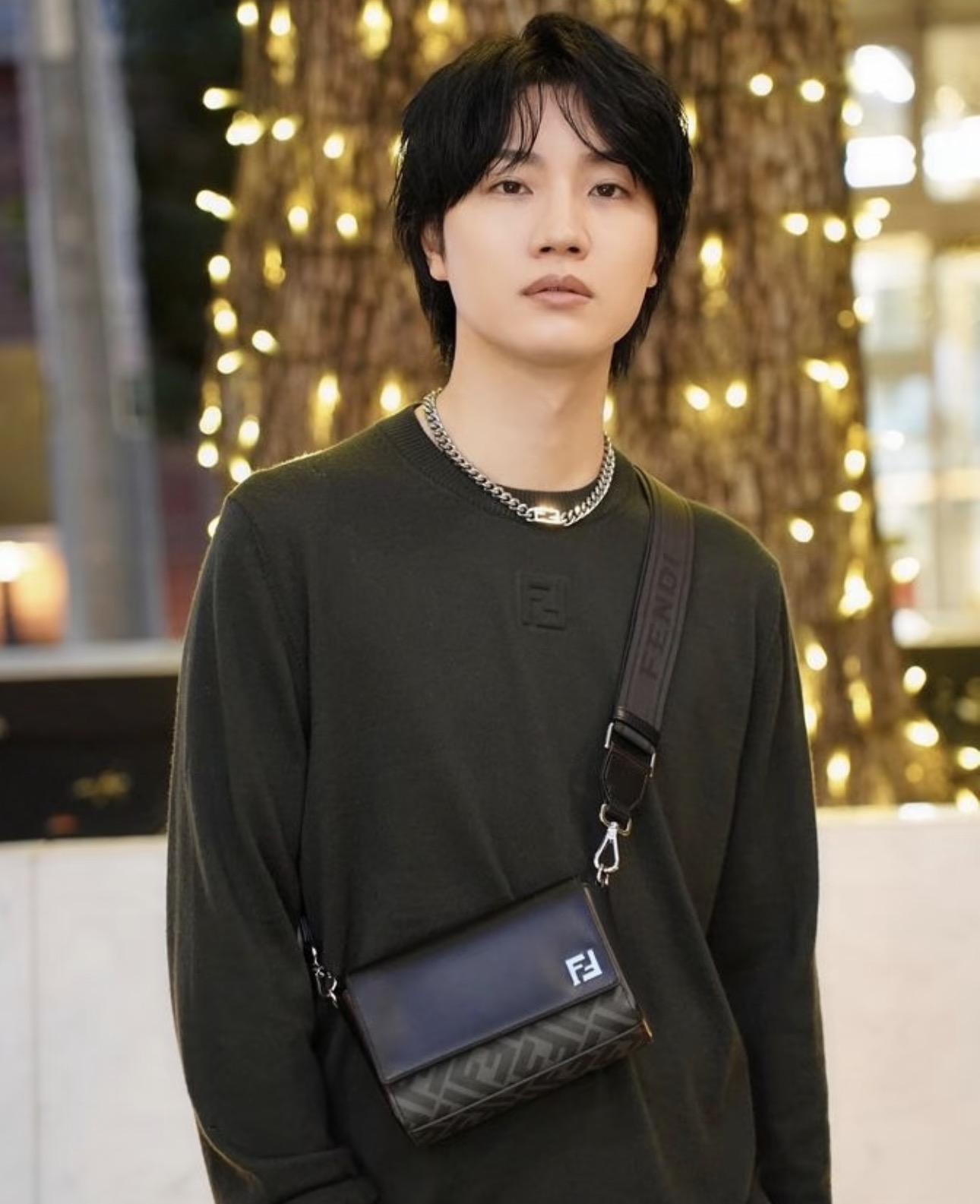 現貨🍒 Fendi 男裝 深藍色拼皮斜揹袋 Size 17.5x11x6cm