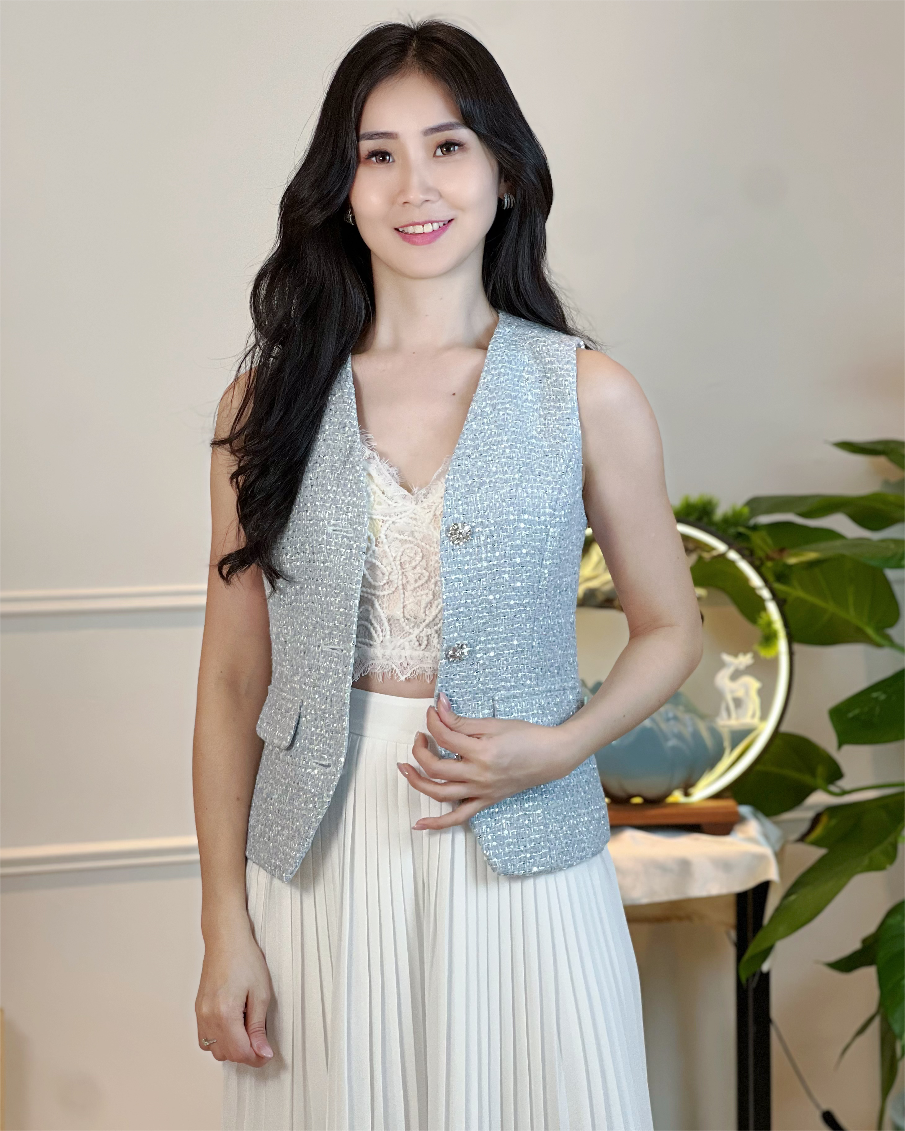 5094 Parisian Chic Sleeveless Top