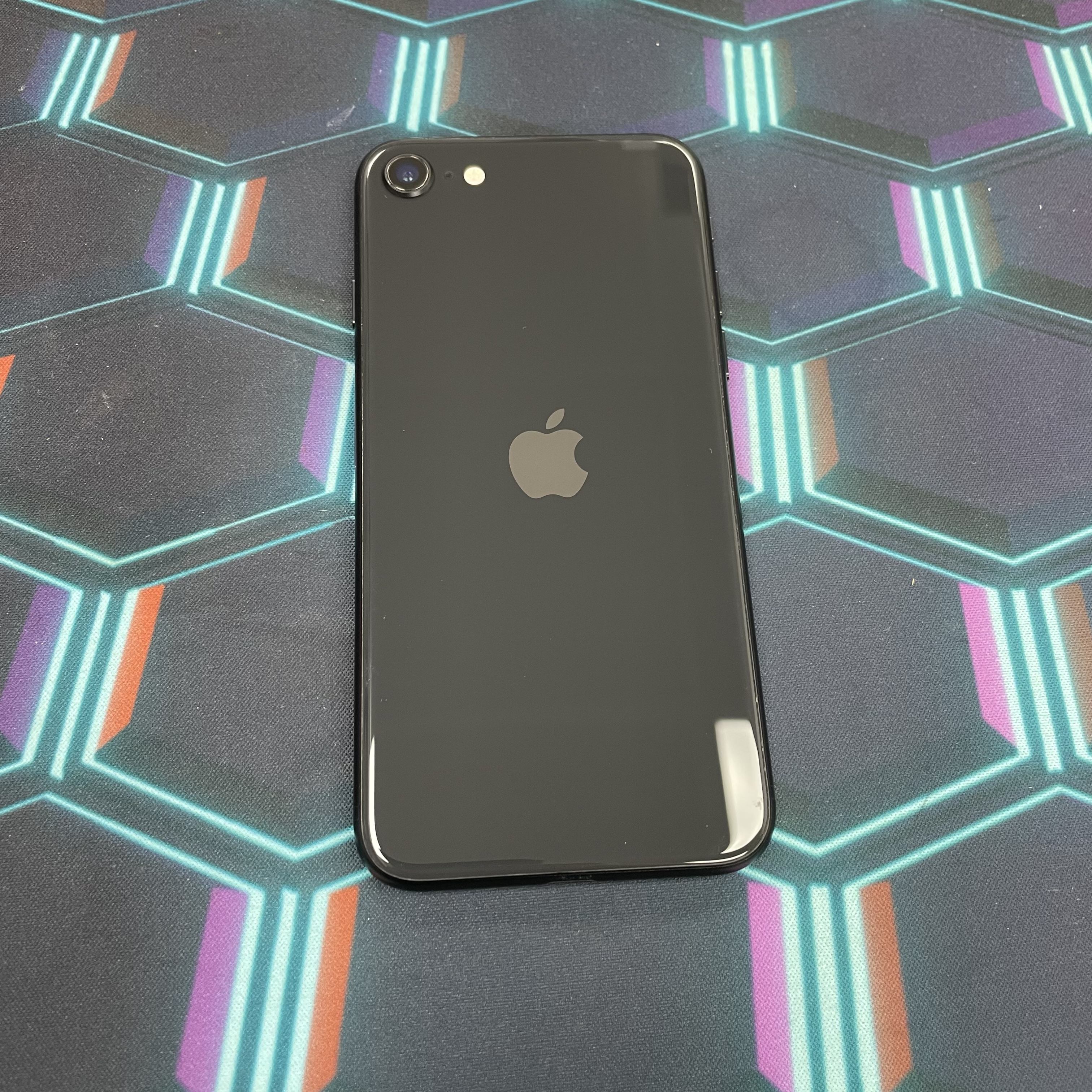 *7024 SE 2 勁靚機 128GB 電74 黑色 black