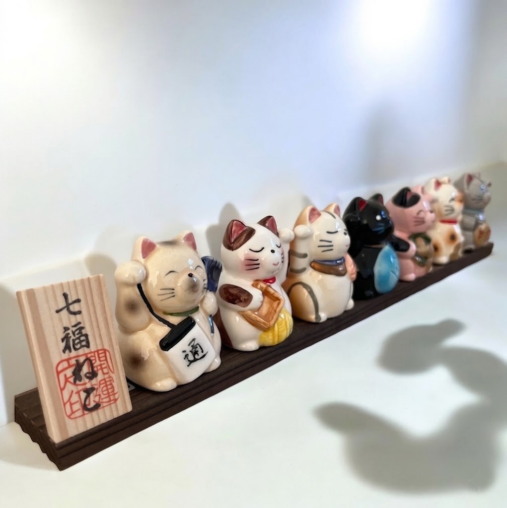 🔥🔥【日本製《瀨戶燒》連木板七福神招財貓吉祥擺設】