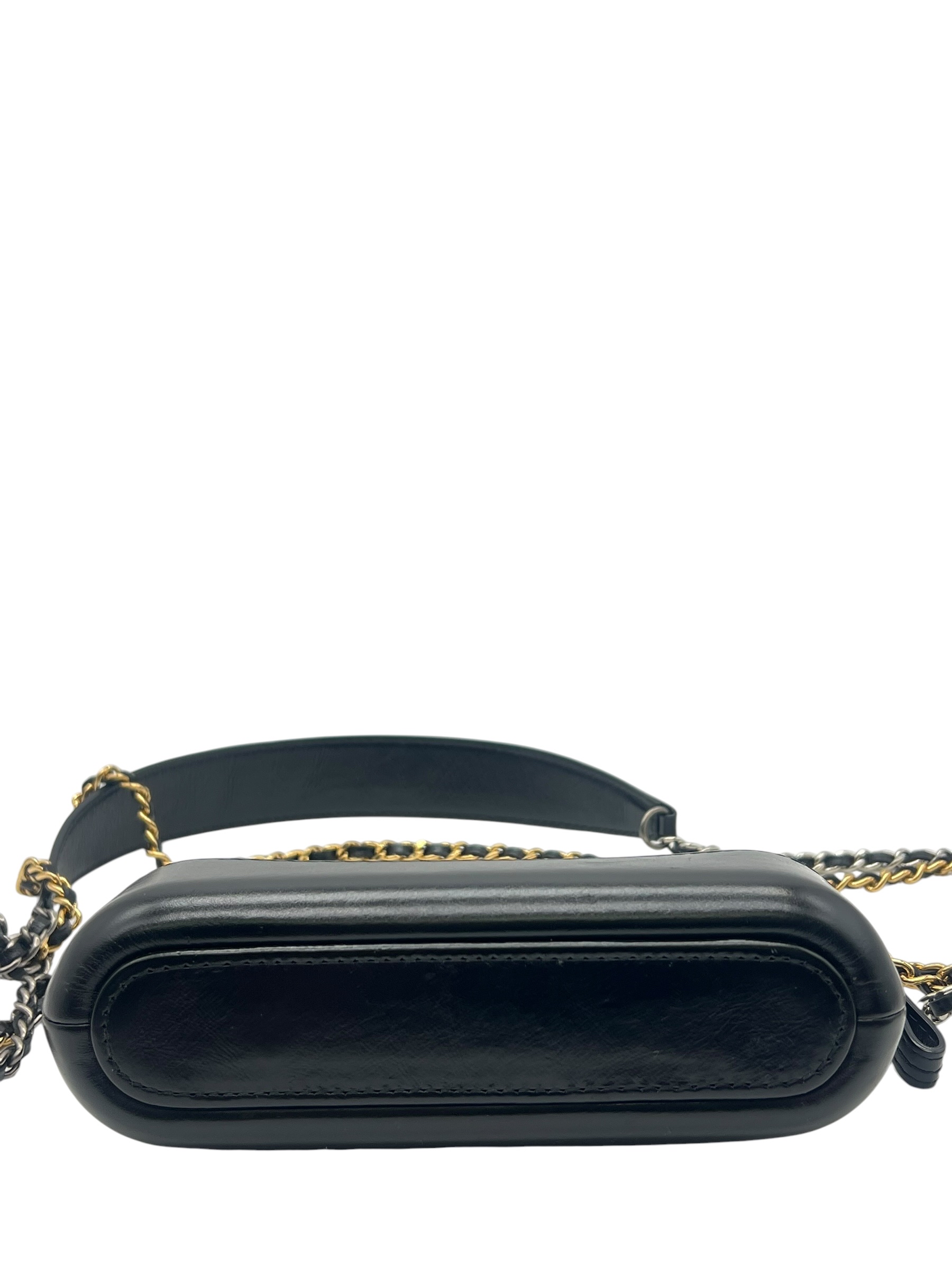 Pre-Owned CHANEL Gabrielle WOC Wallet On Chain Shoulder Bag / Product Code: 26061005
