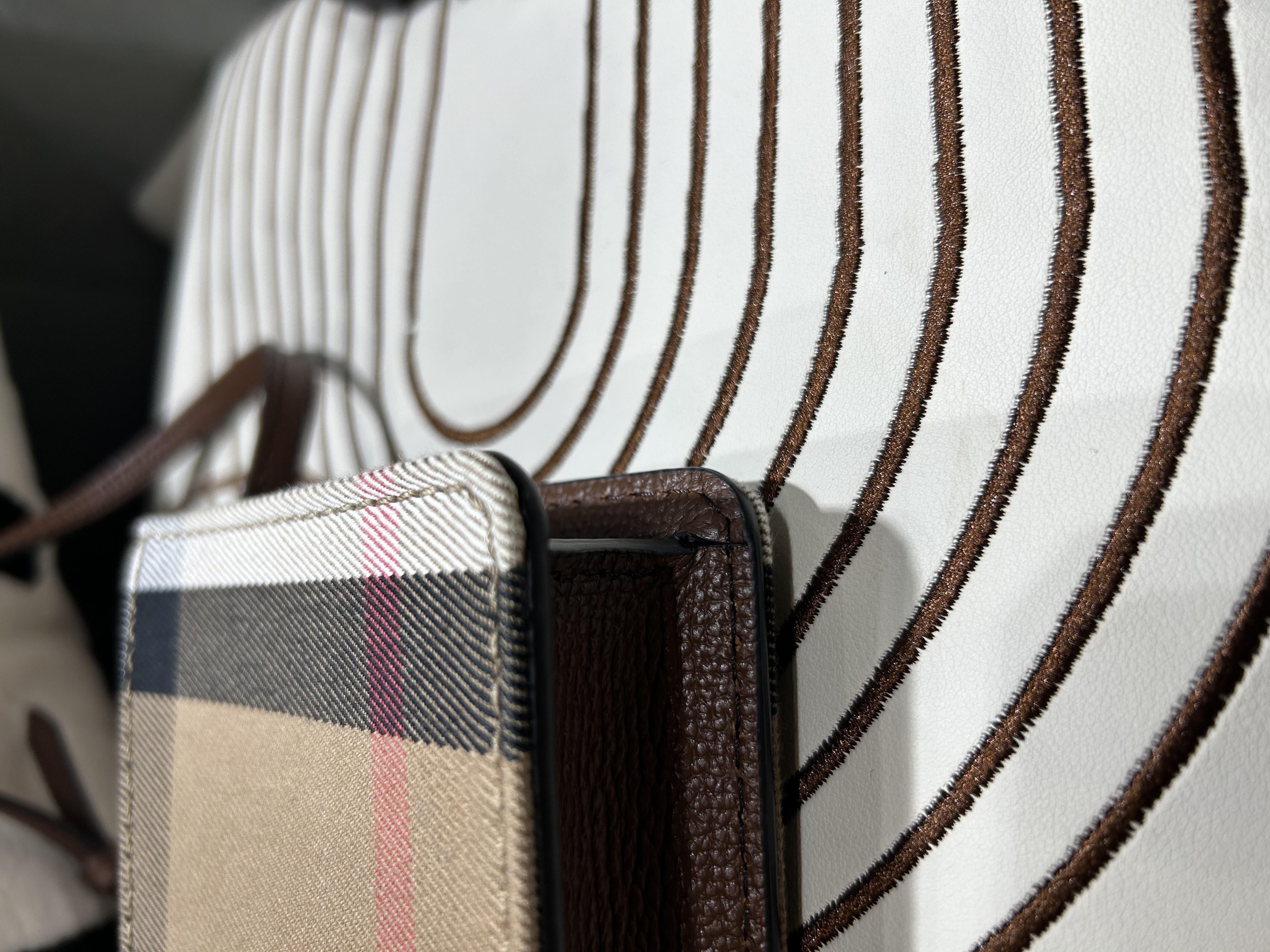 Burberry crossbody bag  100%Authentic,98%new ✅dust bag 