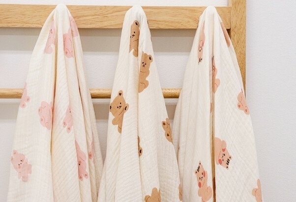 Dottodot 三重莫代爾棉紗玩趣人物蓋毯