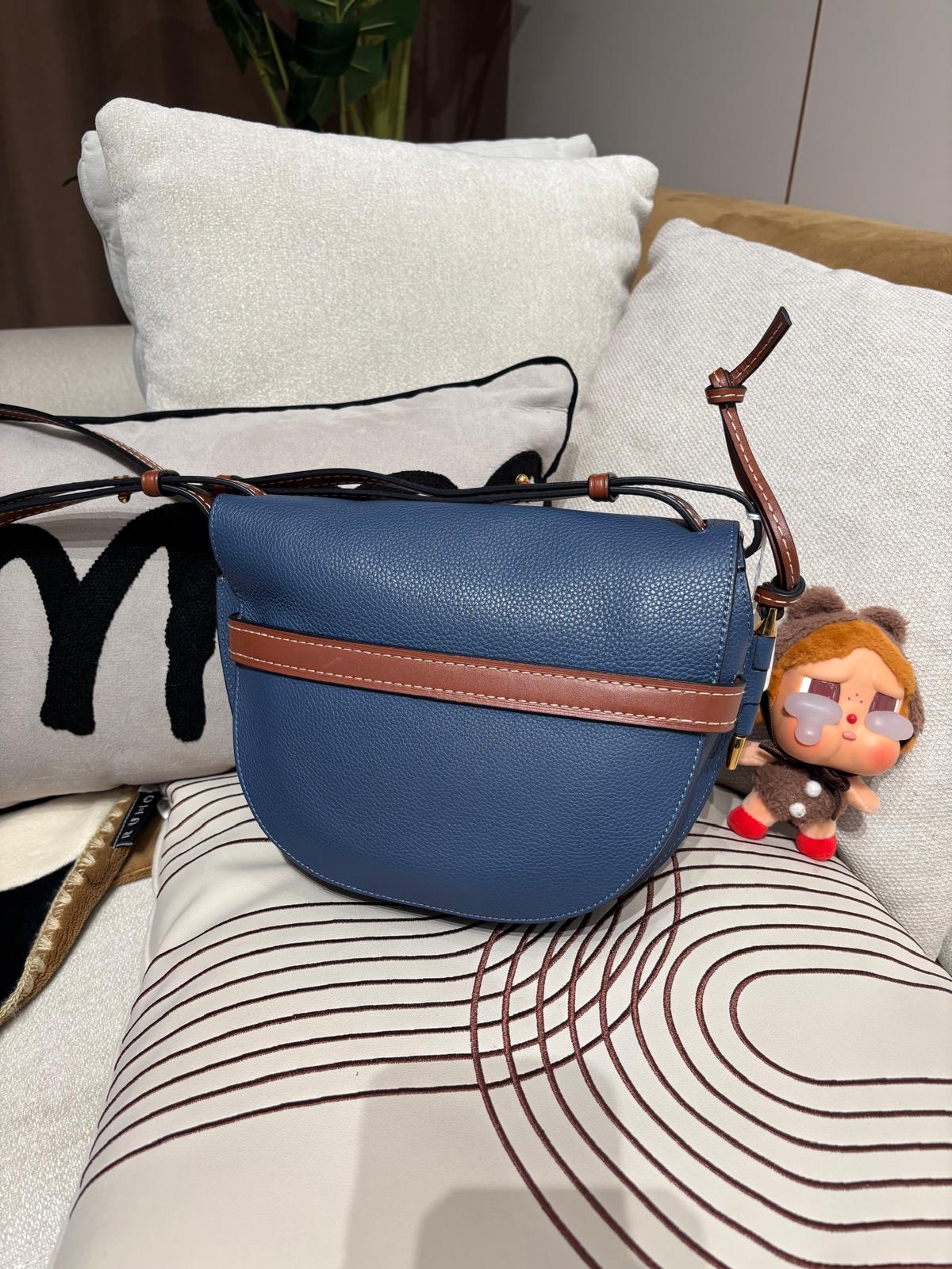 Loewe gate small 牛仔藍 100%Authentic ,95%new ✅dust bag