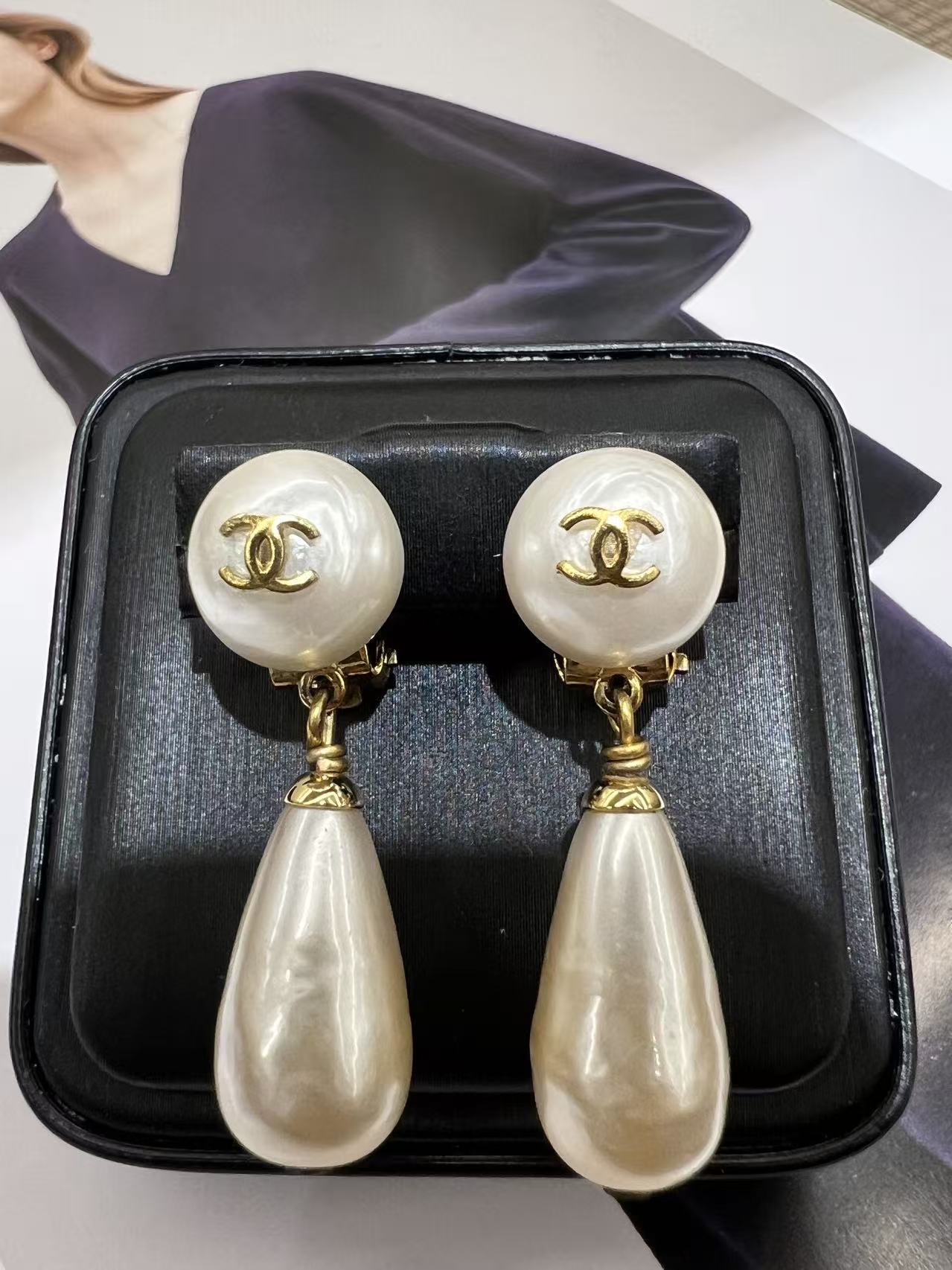 Chanel 優雅珍珠夾式耳環