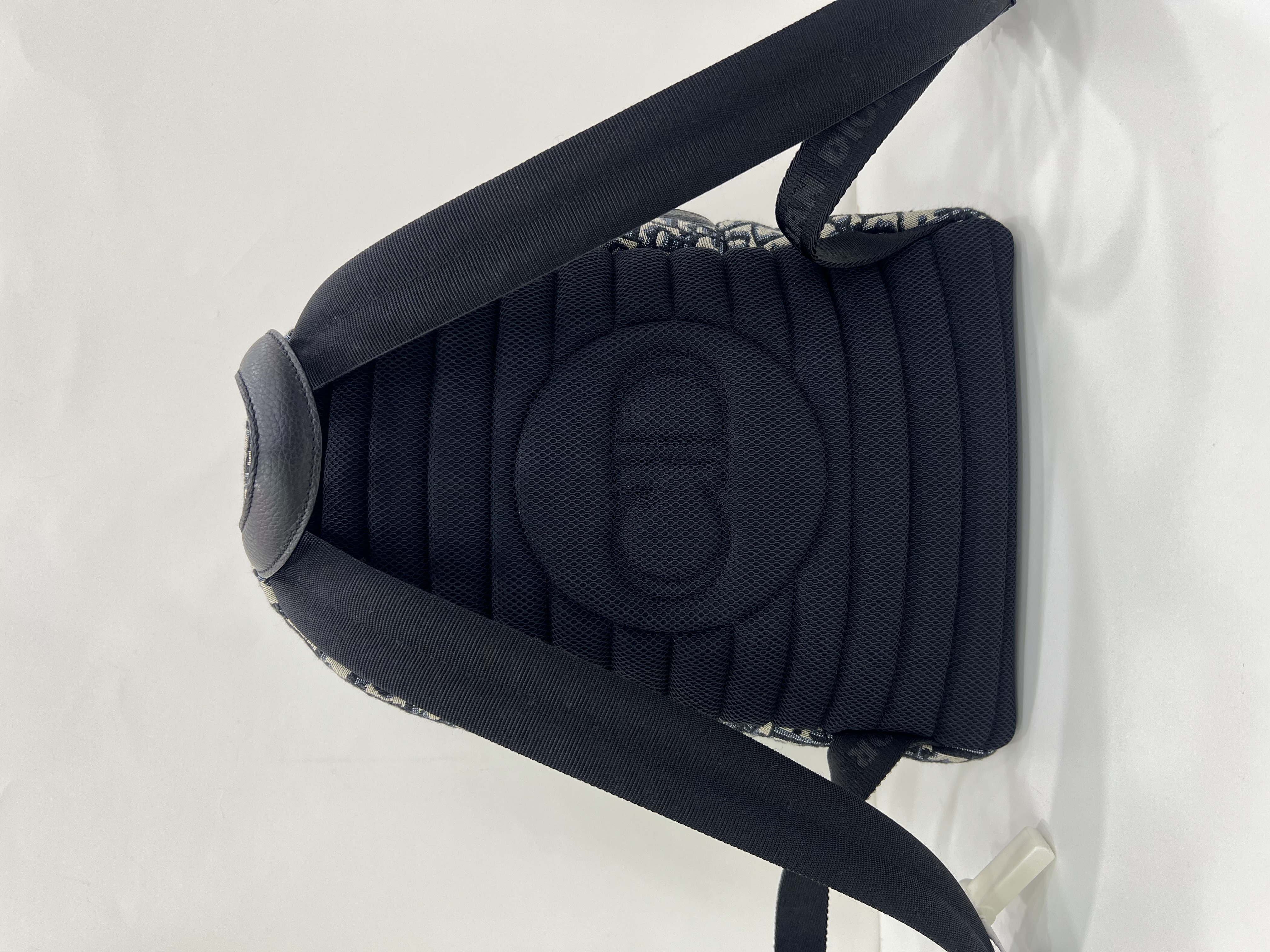 直播貨品 |  [1個-$100 2個-$300］E37