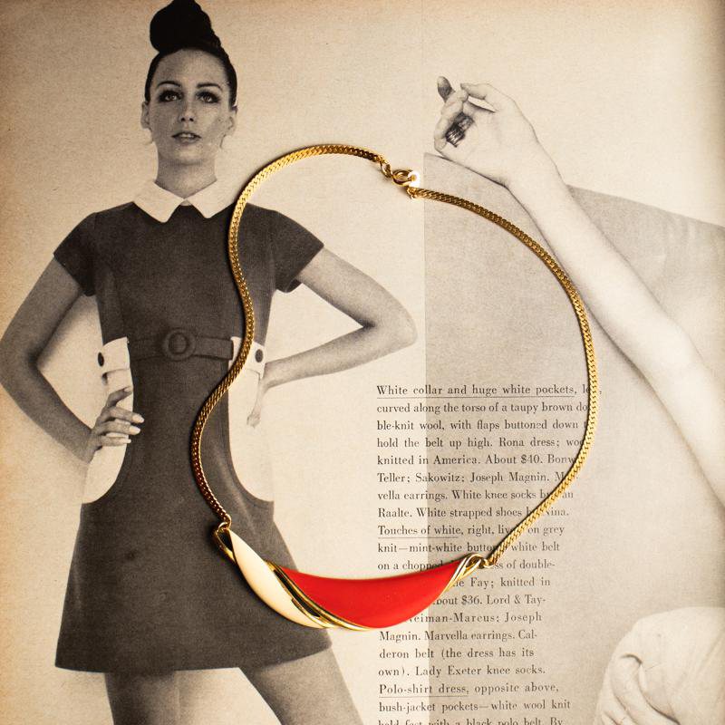 c.a. 1970s Stamped Korea Modernist Red x Ivory Enamel Necklace(EA1814)