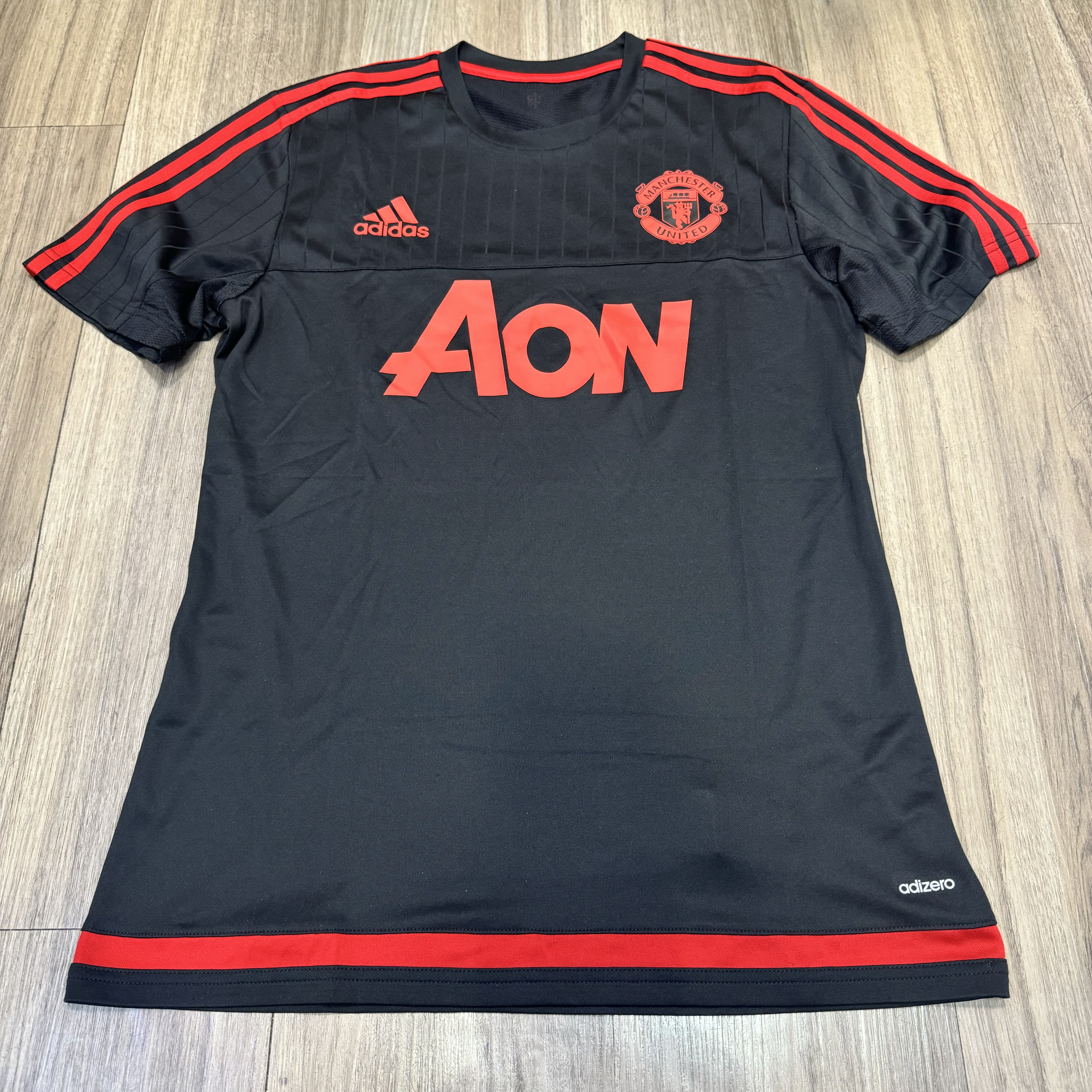 Manchester United 15/16 training shirt