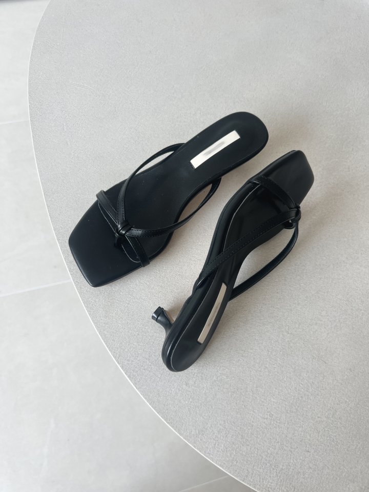Leanna Kitten Heels (3 colors)