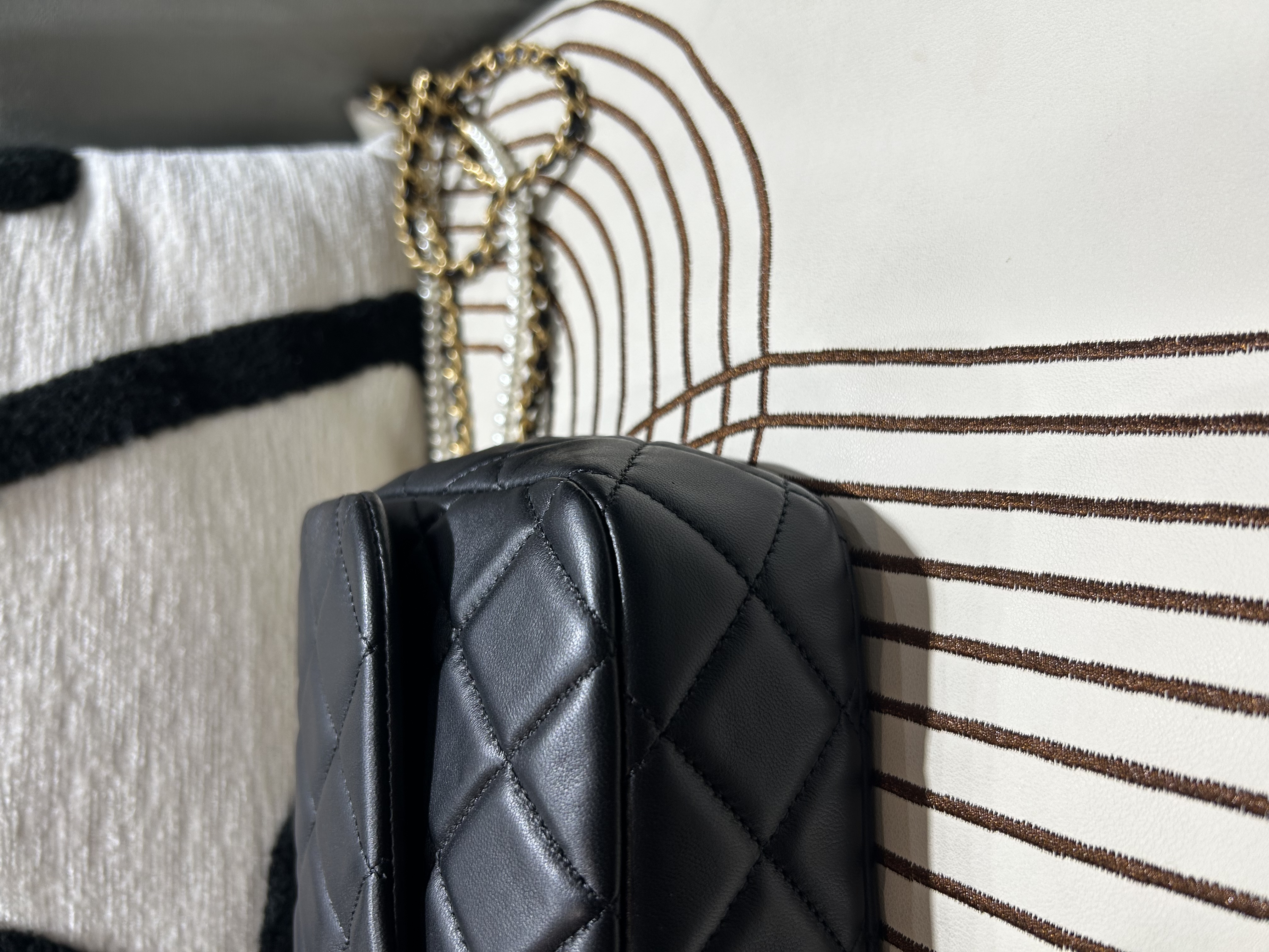 Chanel Plaid Shoulder Bag AS5353 100%Authentic, 98%new☑️收據☑️晶片☑️Dust bag☑️Box