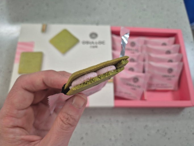 韓國 OSULLOC 濟州島抹茶 草莓夾心 法式脆餅 100g/盒｜Green Tea Strawberry Langue de Chat