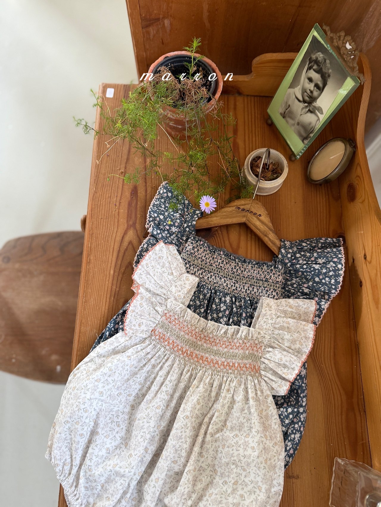 ☀️預訂 韓國直送☀️🇰🇷Marron兩色花卉荷葉袖背心包屁衣