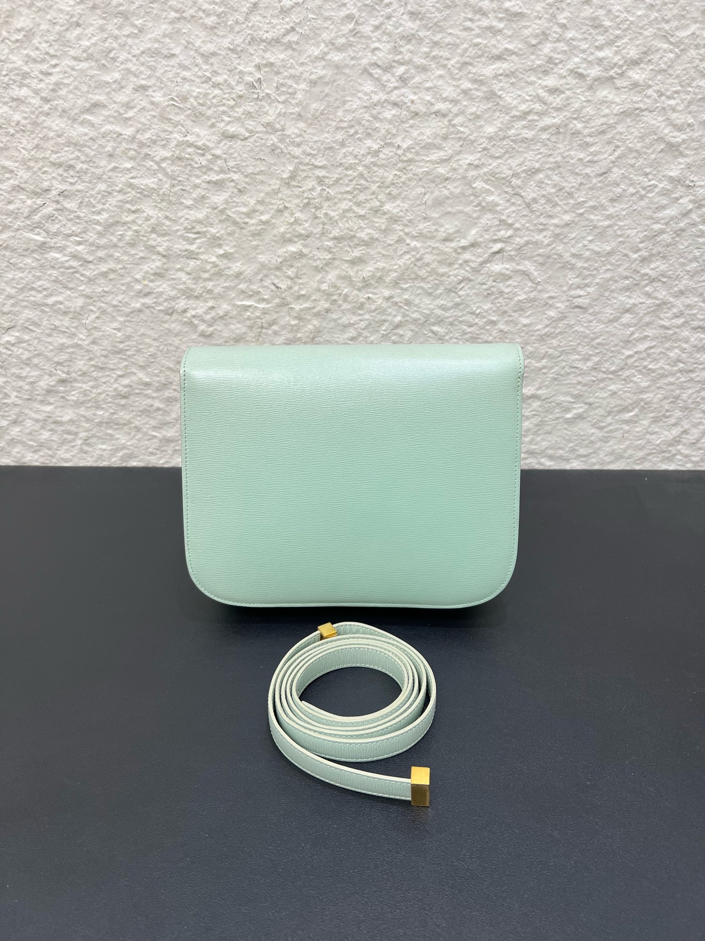 【預訂貨品】Celine 薄荷綠牛皮水波紋豆腐包