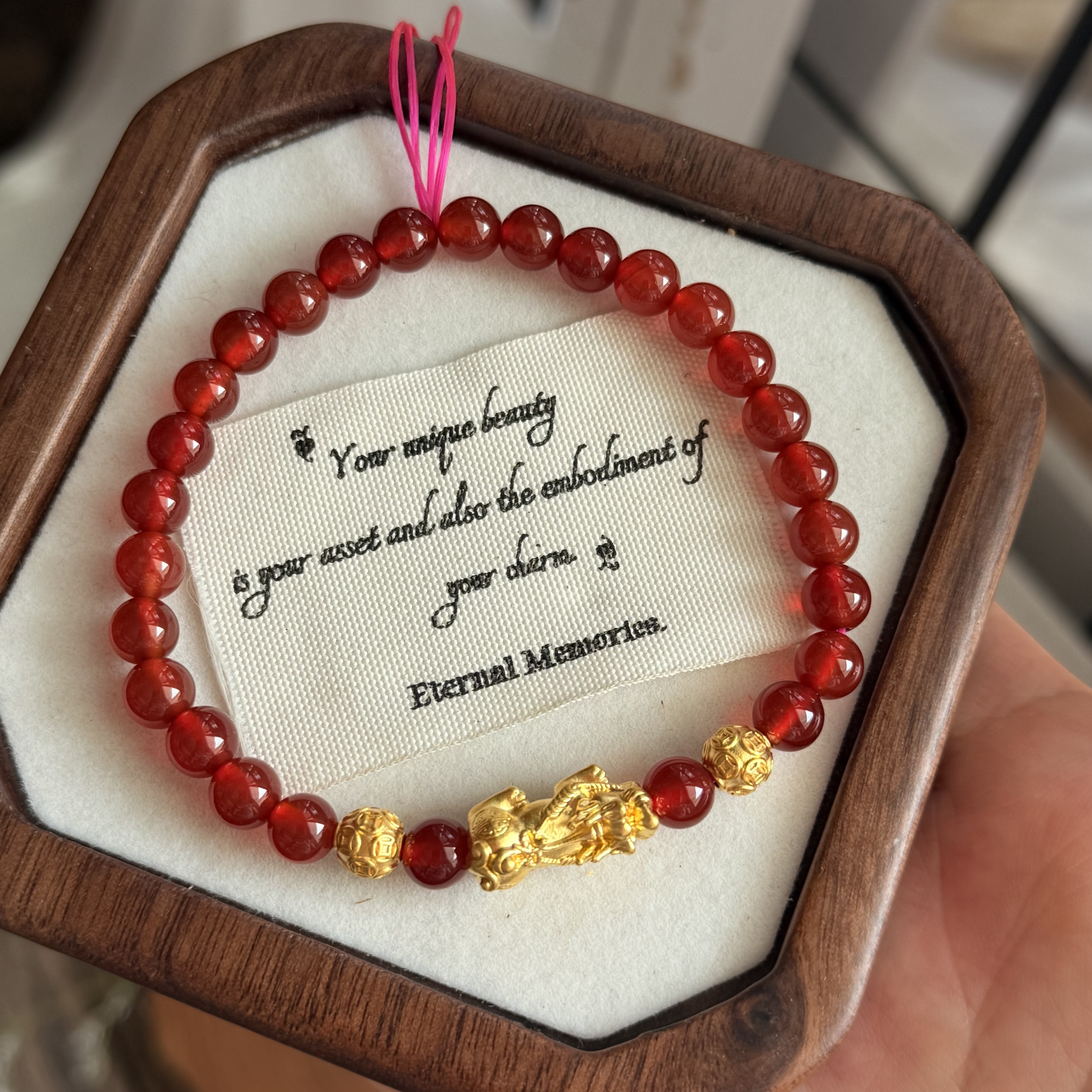 999硬金貔貅+6mm硬金金珠襯6mm紅瑪瑙手串