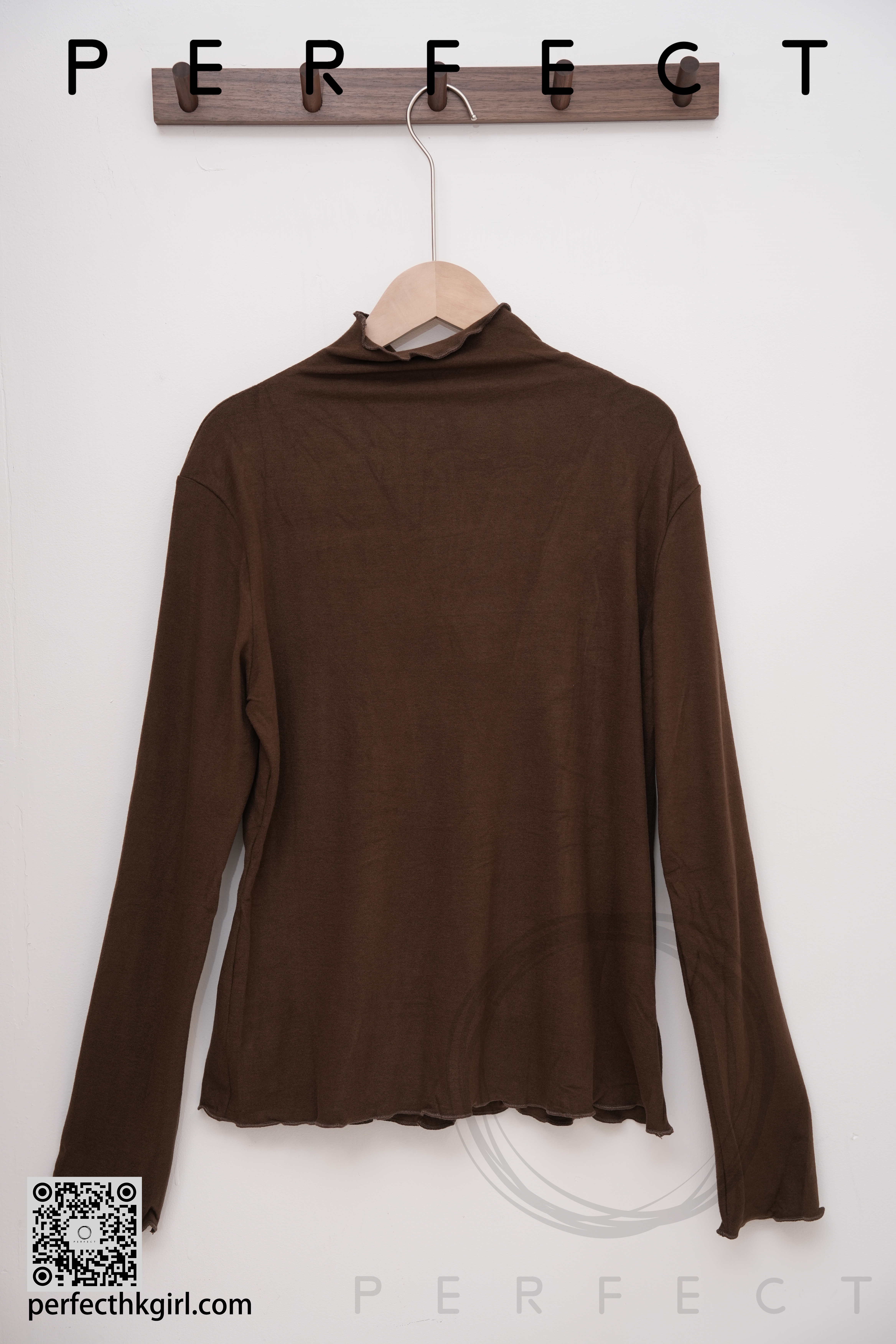 T0034_超滑身舒服花邊平領打底衫（卡其色）