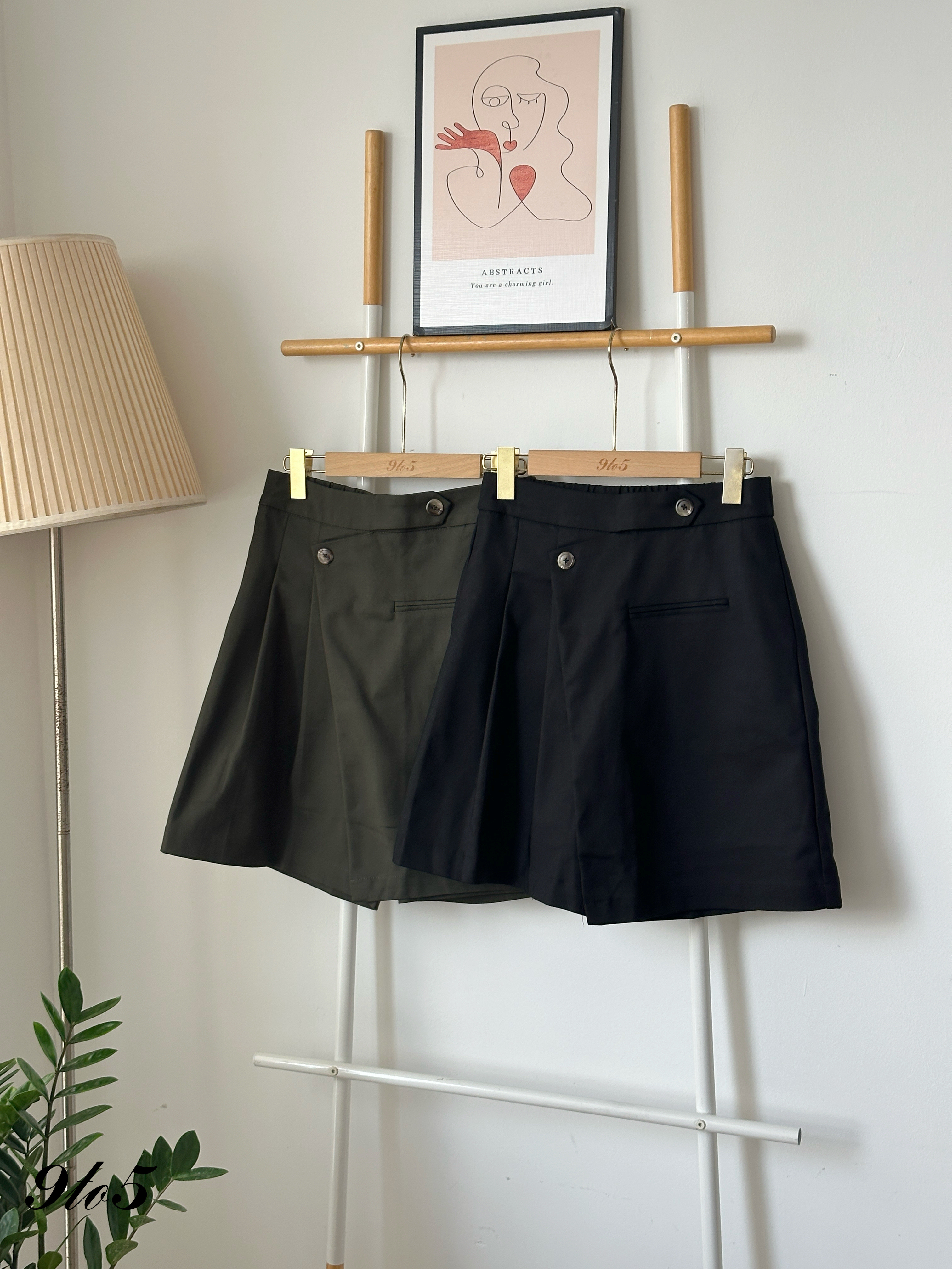 S1862 Overlap Midi Pants - Black & Green 