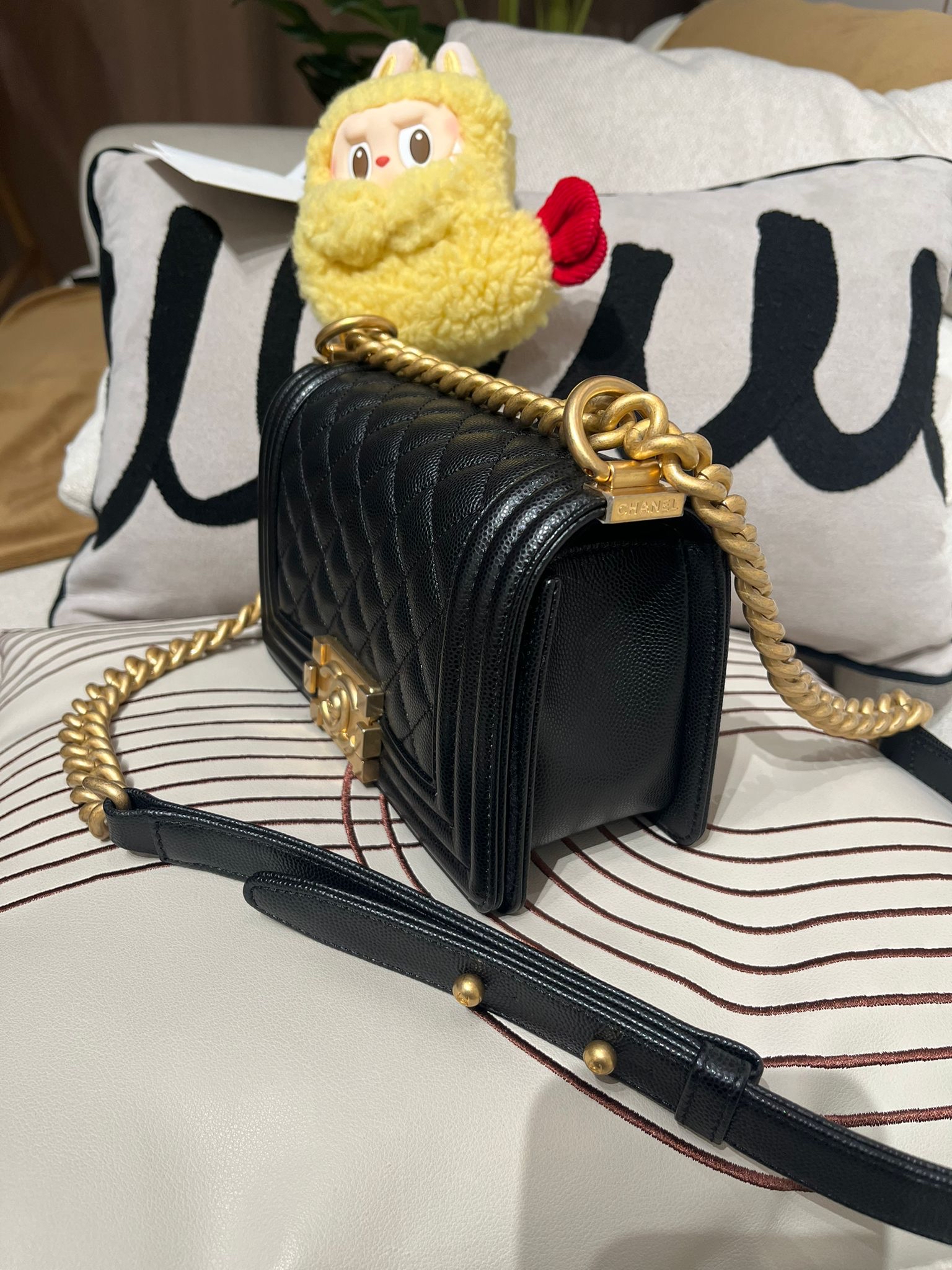 Chanel boy 20cm A67085 黑色魚子醬牛皮金扣 100%Authentic ,99%new ✅香港專門店收據✅晶片 ✅dust bag ✅box