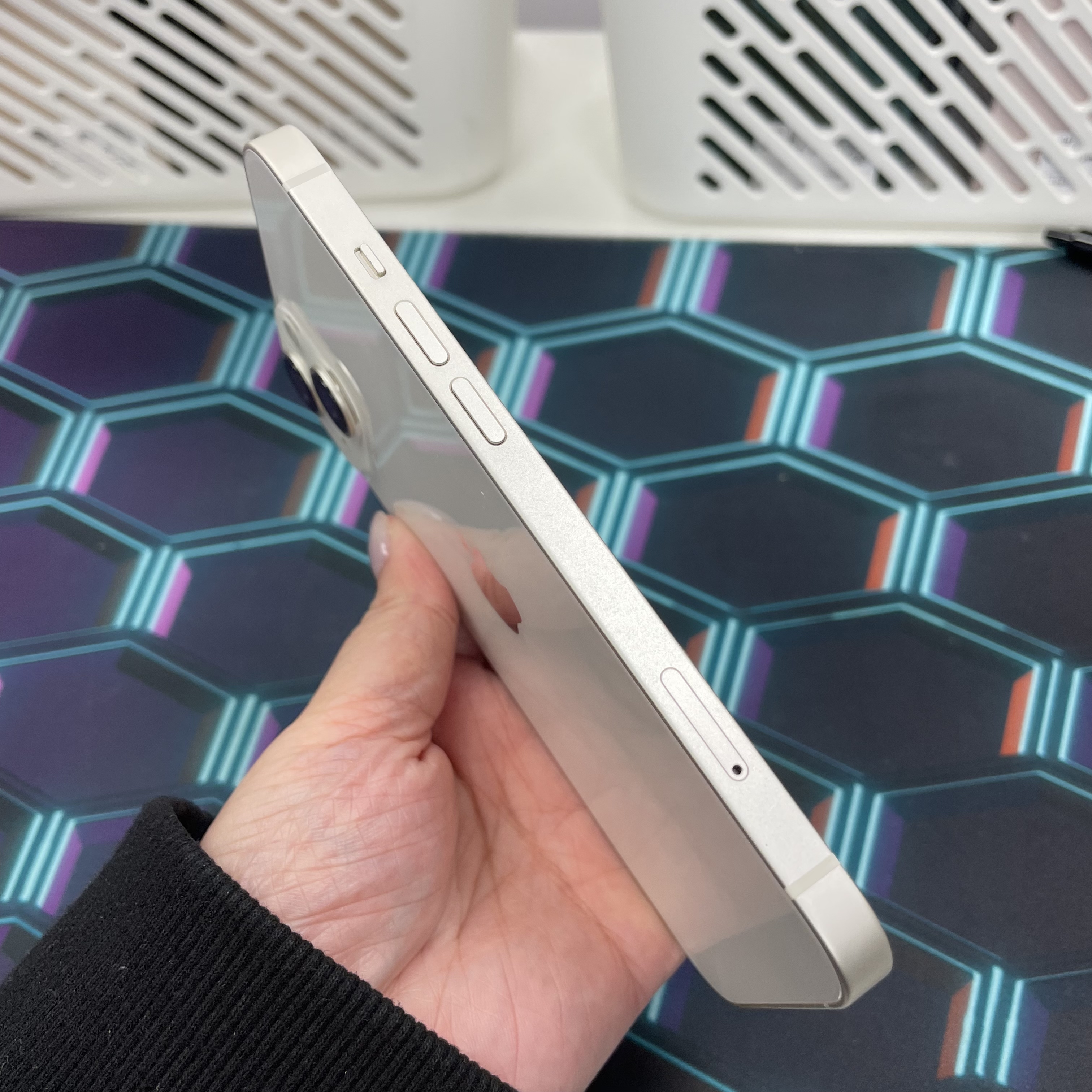 *6485 13 勁靚機 128GB 電75 白色 white