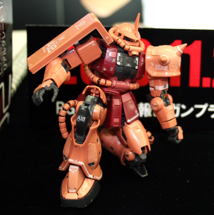 1/144 RG MS-06S ZAKU II CHAR AZNABLE CUSTOM MODEL
