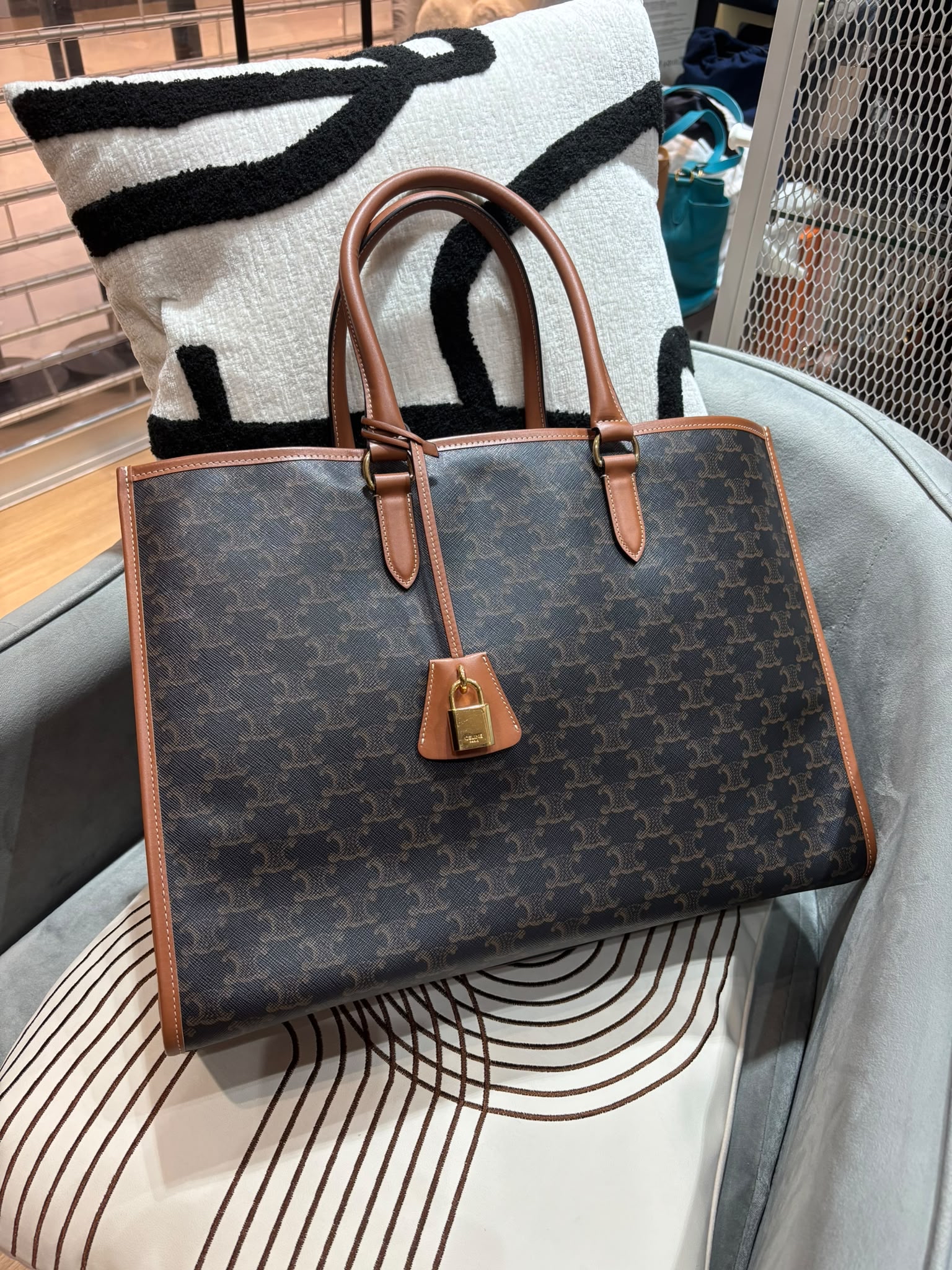 Celine Horizontal Cabas Tan tote bag 100%Authentic, 95%New ✅Dust bag