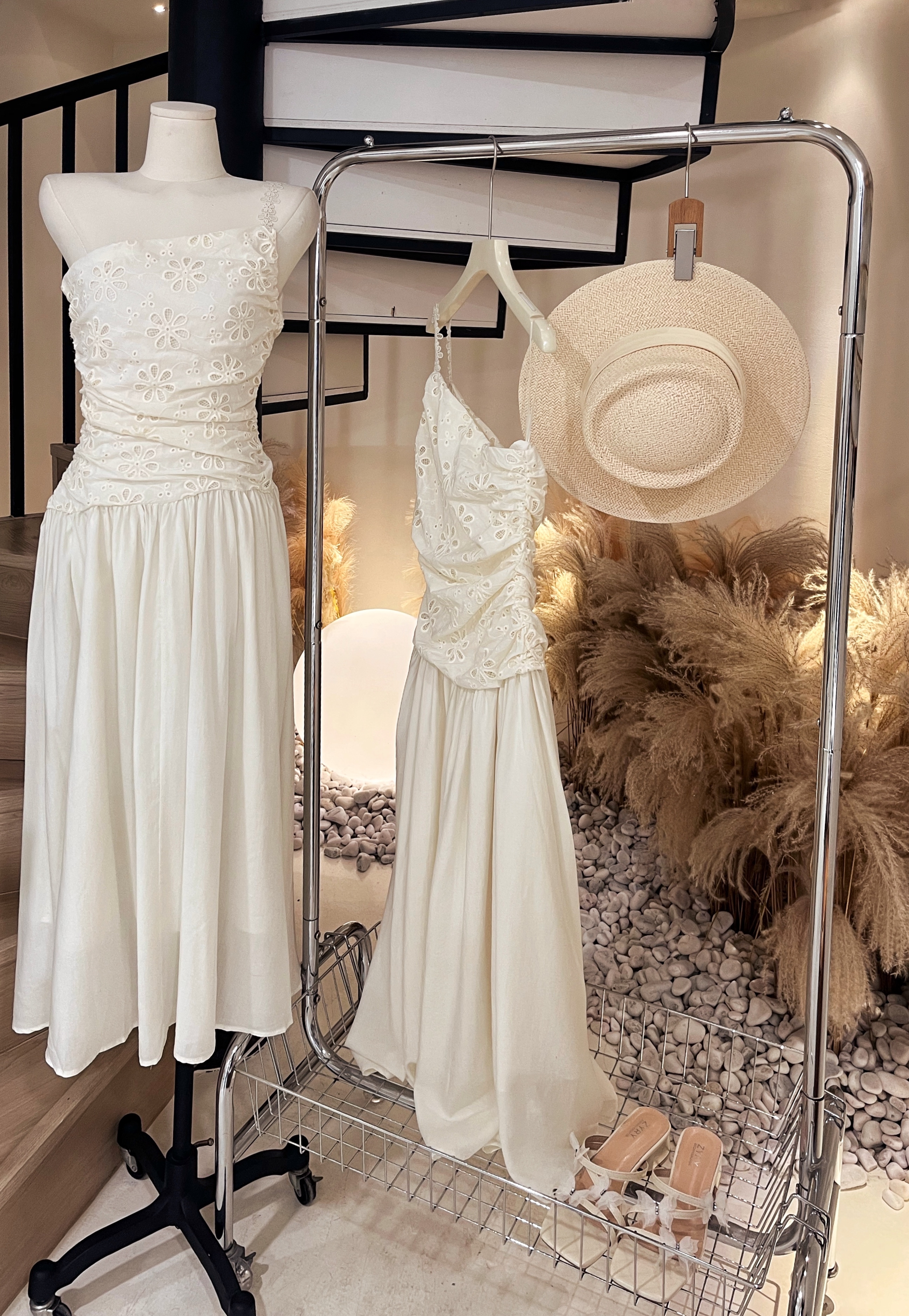 沙滩女神斜肩连身裙