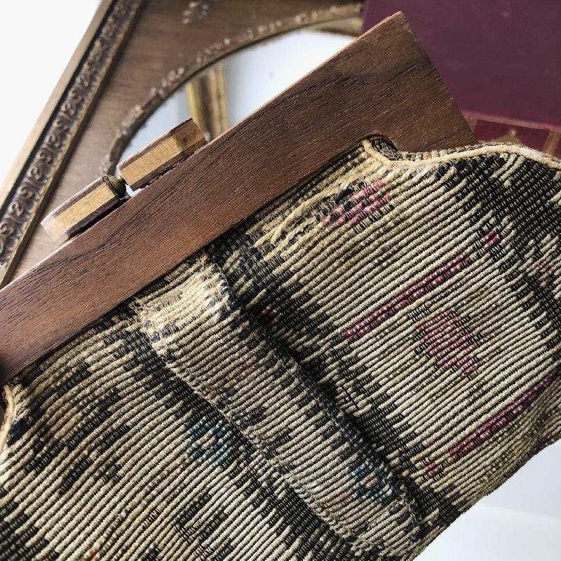 Antique Collectible Turn of Century Tapestry Bag with Rose Craved Wooden Frame and Back Handle (MT666)