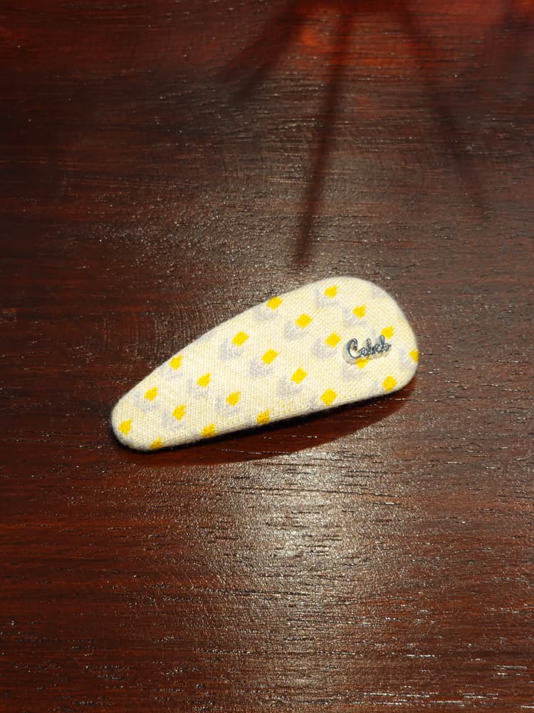 Celeb Snap Clip Yellow Tulip Flower