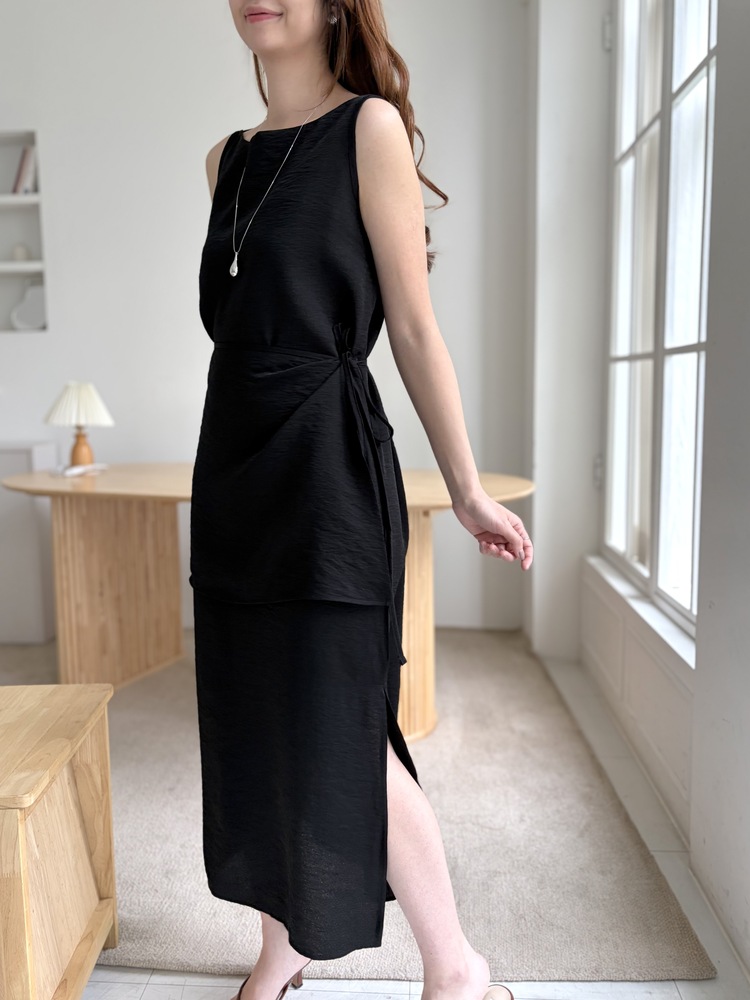 Boat Neck Layered Dress (Black)