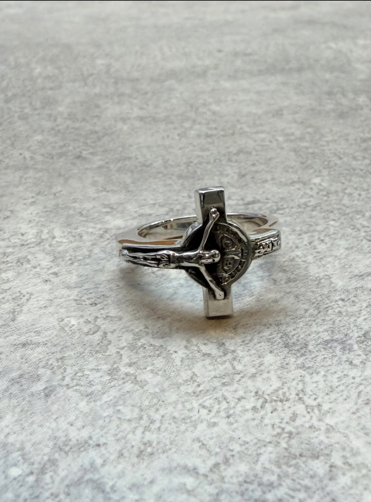 Rosh Jesus Ring