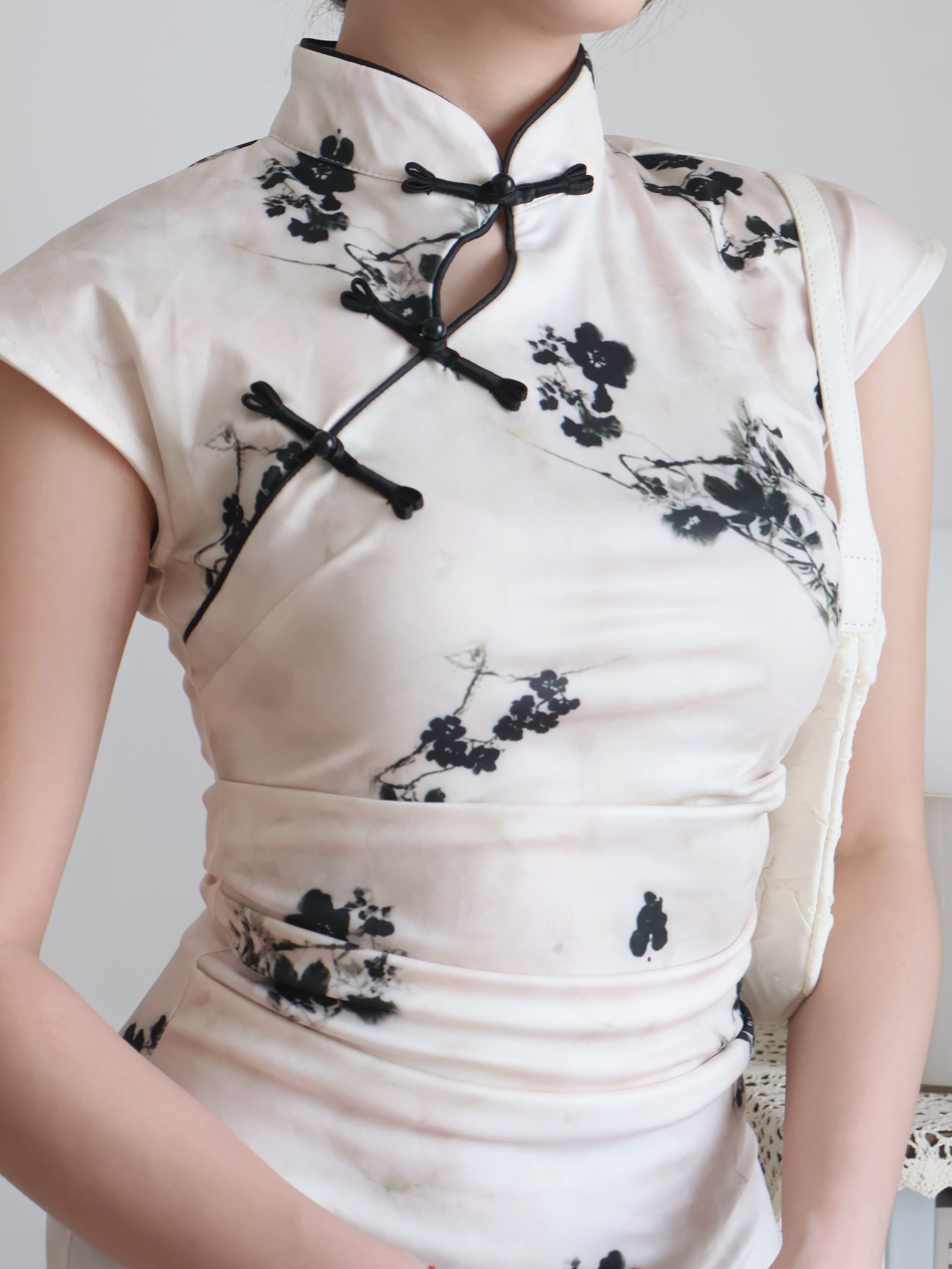 Gwen Side-Slit Cheongsam | Cream