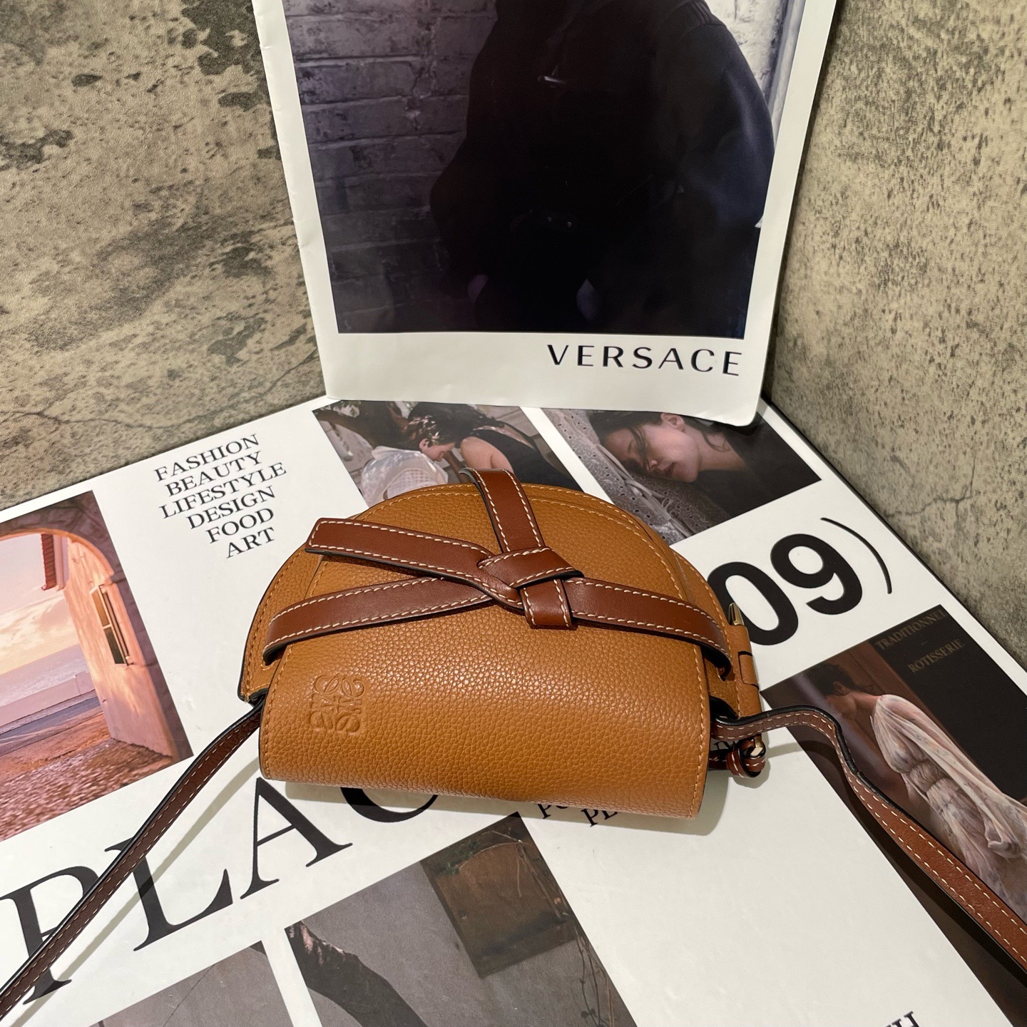 【預訂貨品】Loewe gate mini焦糖色