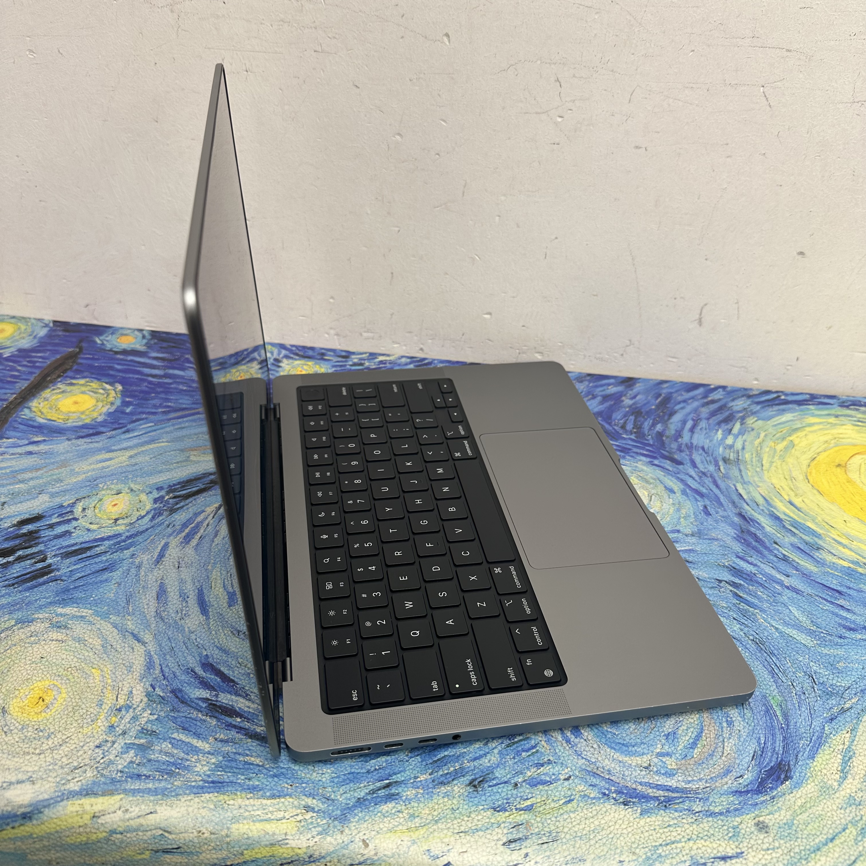 （性價比高MacBook M1 Pro🔥M1Pro 14寸)APPLE  MacBook Pro 2021/M1 Pro CPU/16GB Ram/1TB SSD/16核心GPU/10核心 CPU/Liquid Retina XDR Mon/14寸/太空灰/ Gaming Laptop / Notebook / Laptop / PC / Movie / Netflix / Premium /