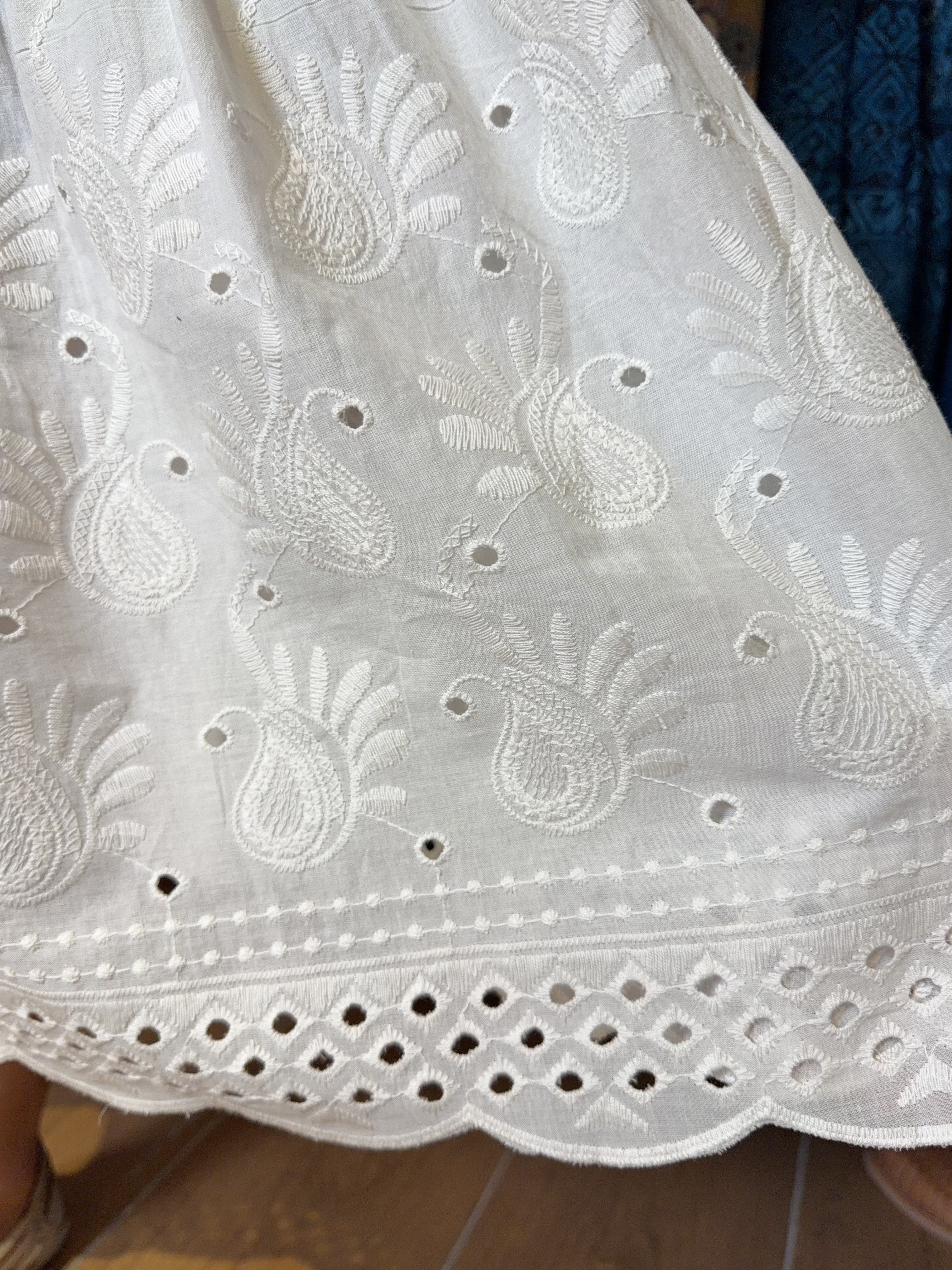 1665 Pure White Lace Mix Emb Zipper OP 45.5"