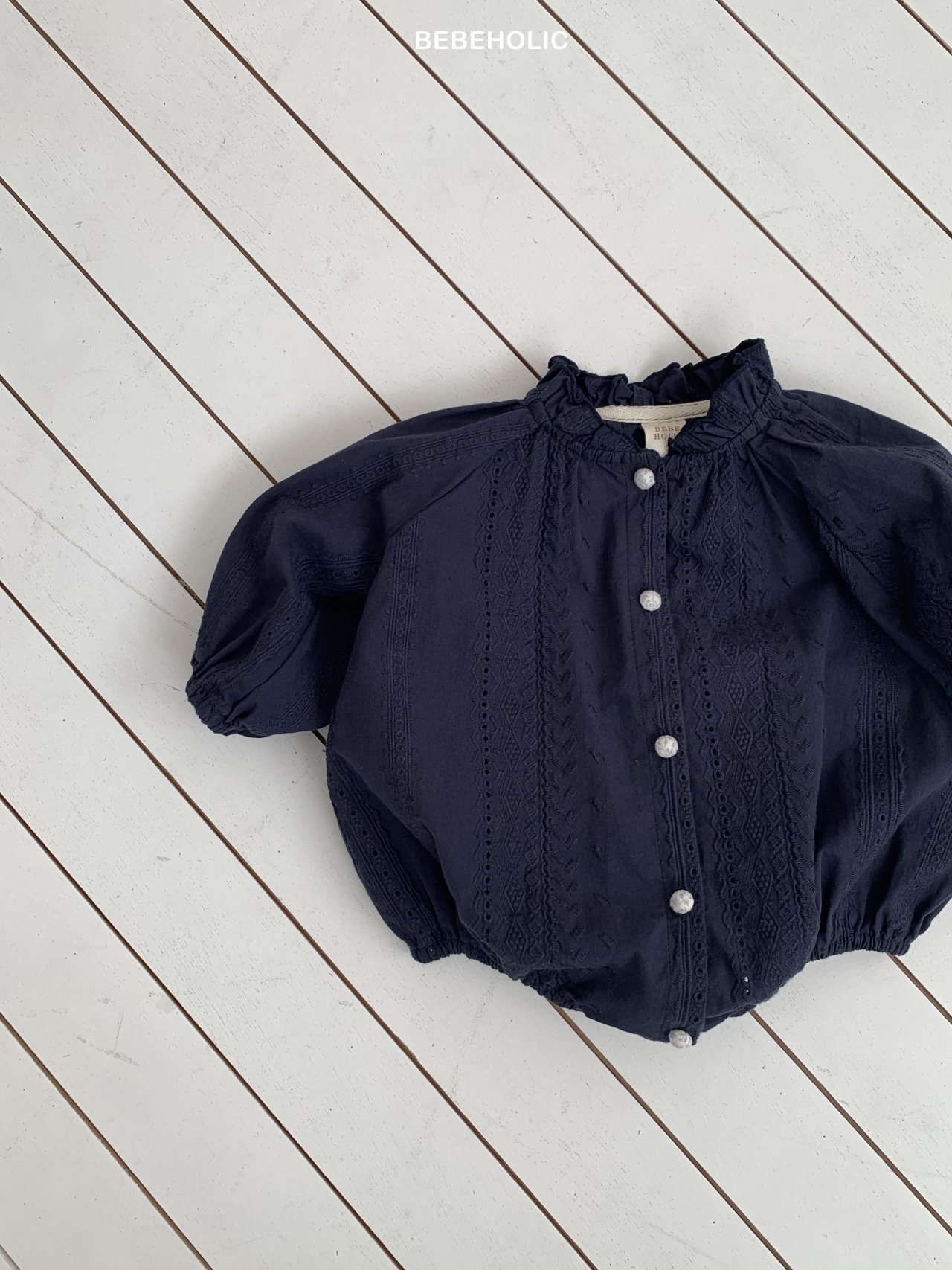 🌸預訂 韓國直送🌸🇰🇷BEBEHOLIC兩色提花刺繡花邊領長袖包屁衣