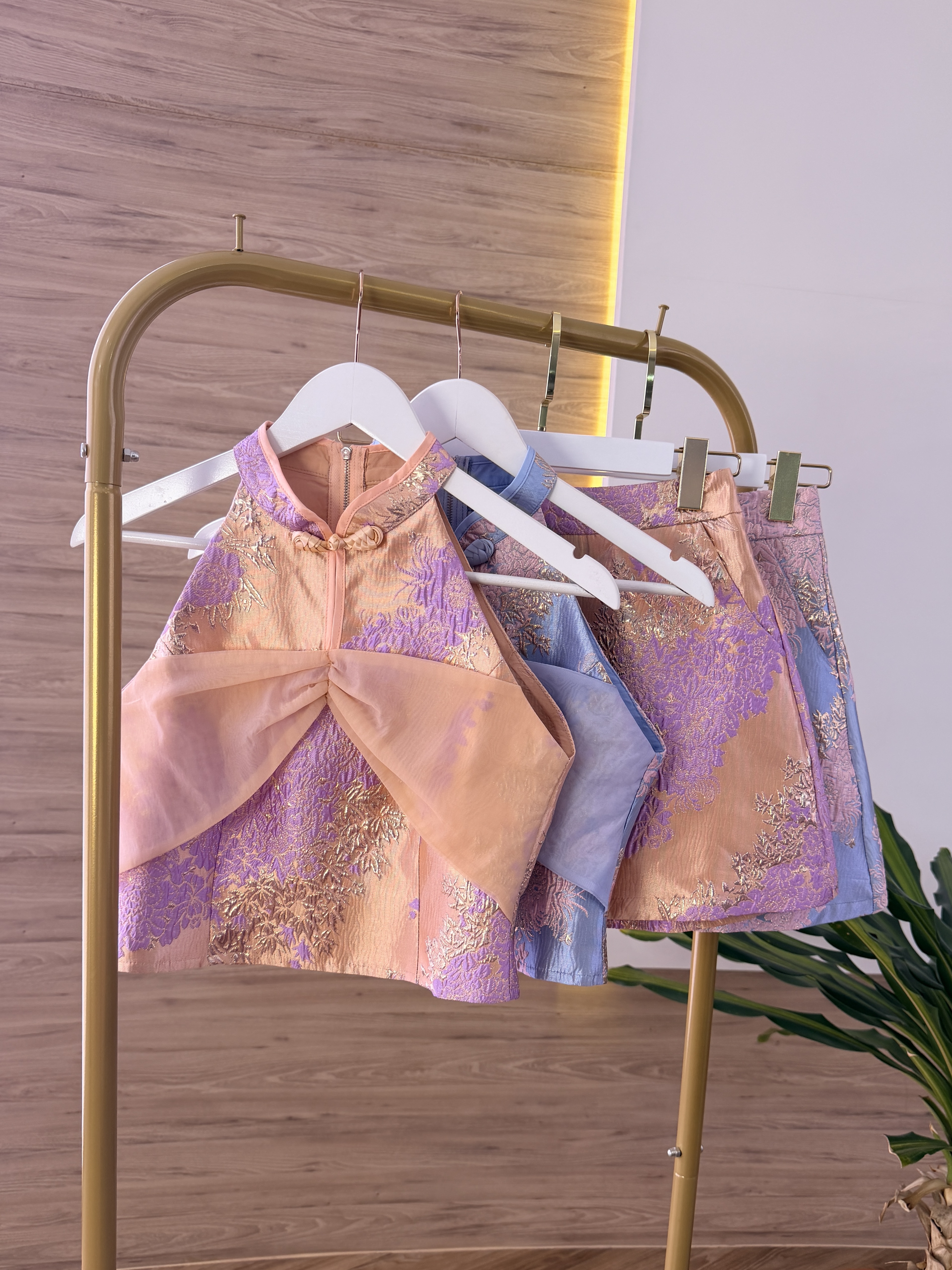 Yovela Oriental Set Wear