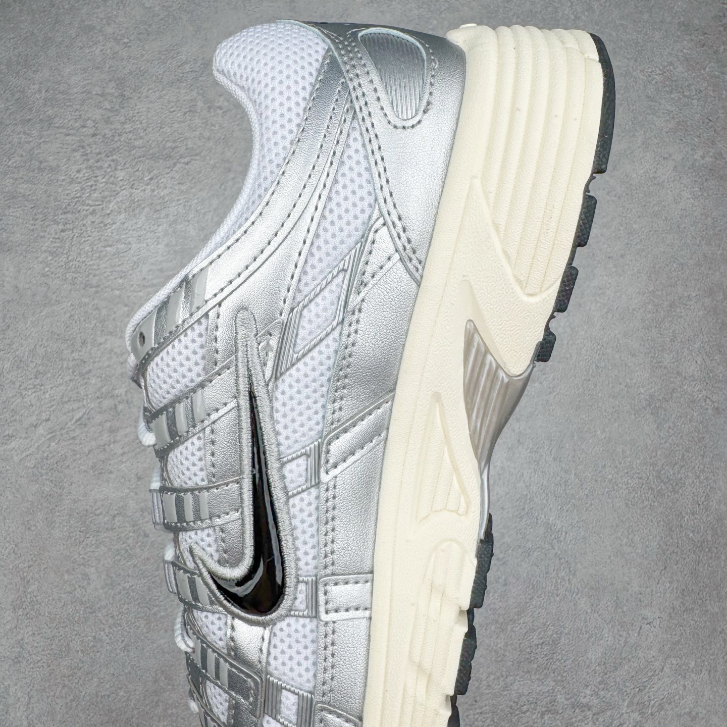 Nike P-6000 CD6404-105  