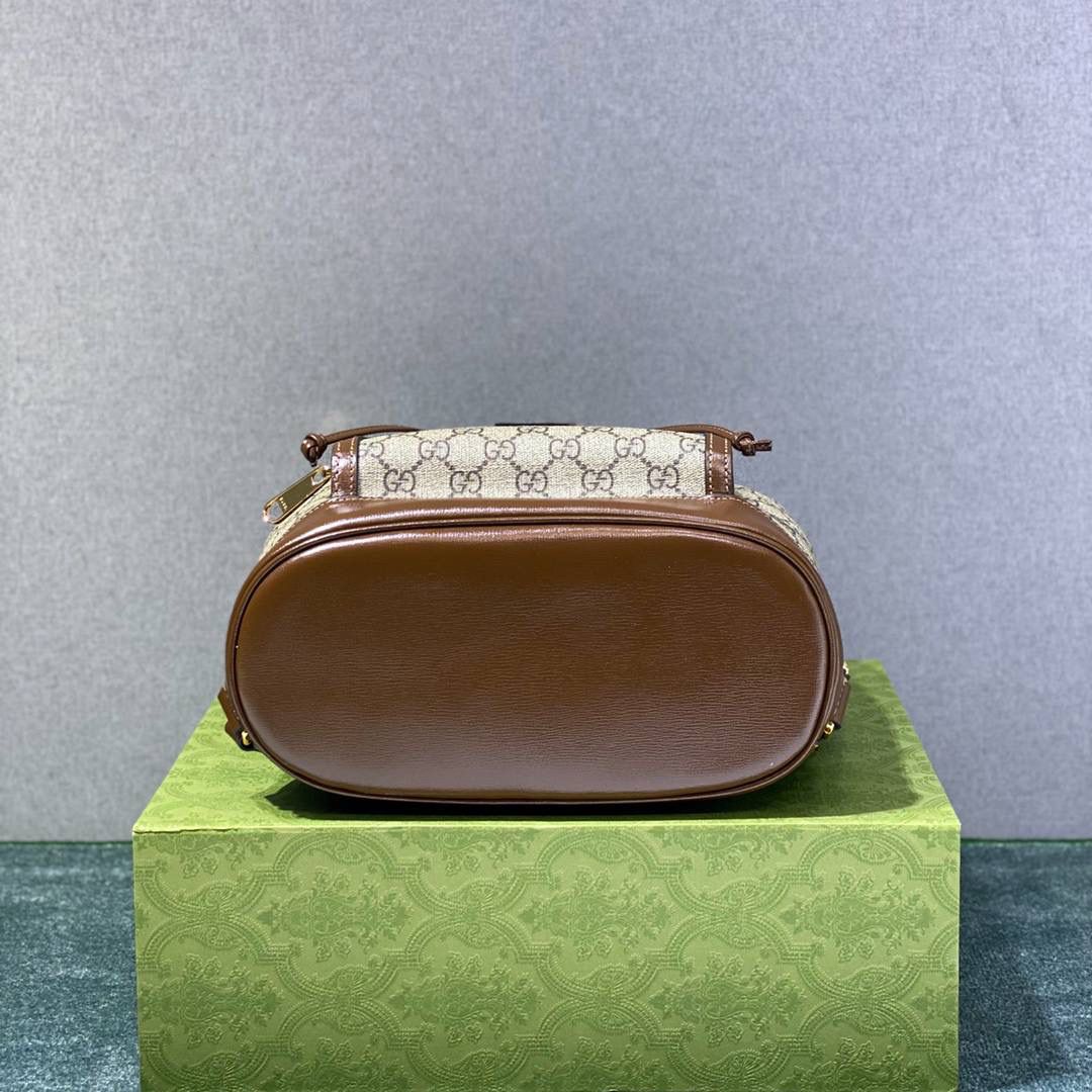 🔥大货实拍 𝐆𝐔𝐂𝐂𝐈新品 男士双肩包 型号：674147 尺寸：26.5*30*13cm