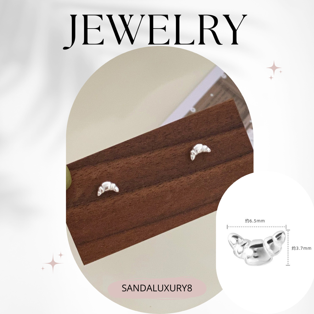 Bread Design Silver stud earrings