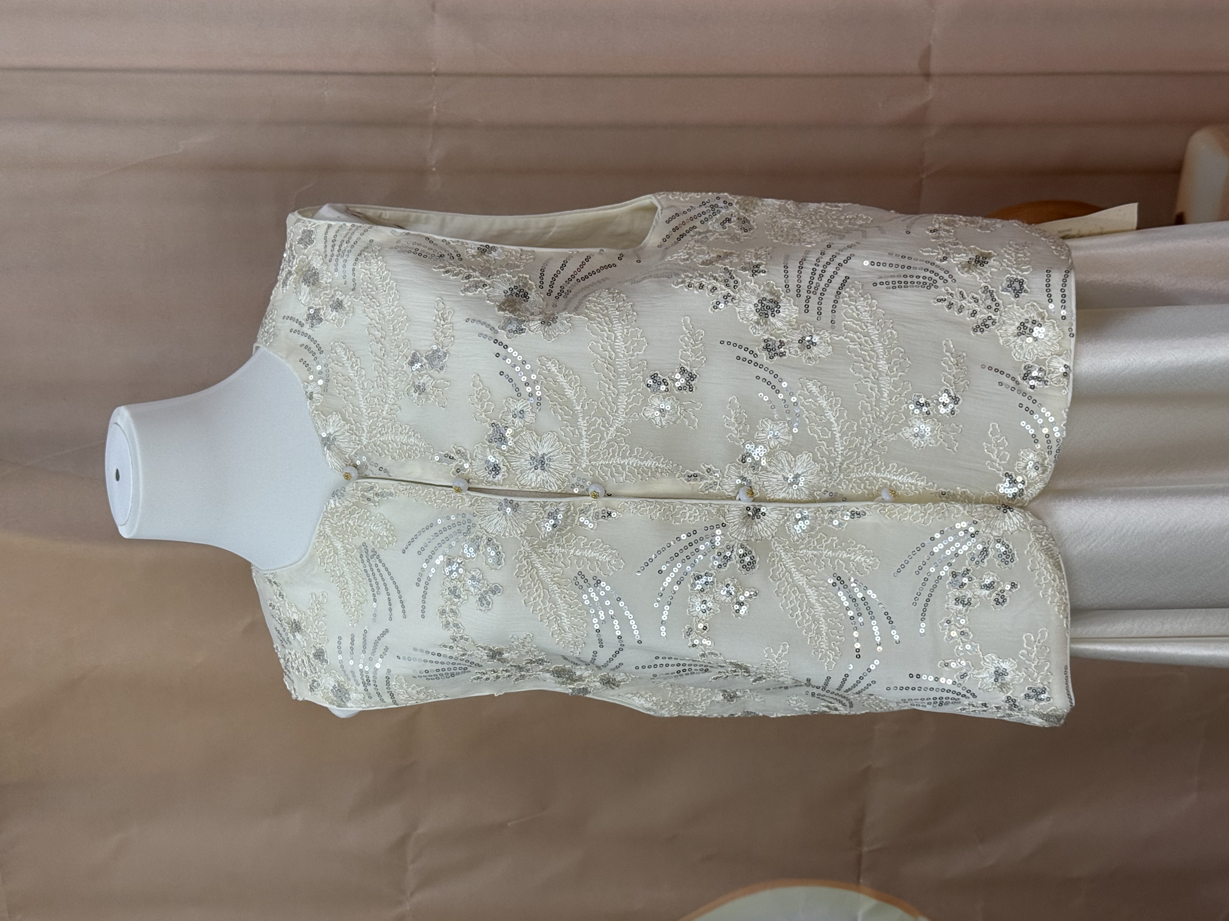 柔白晶缀亮片马甲