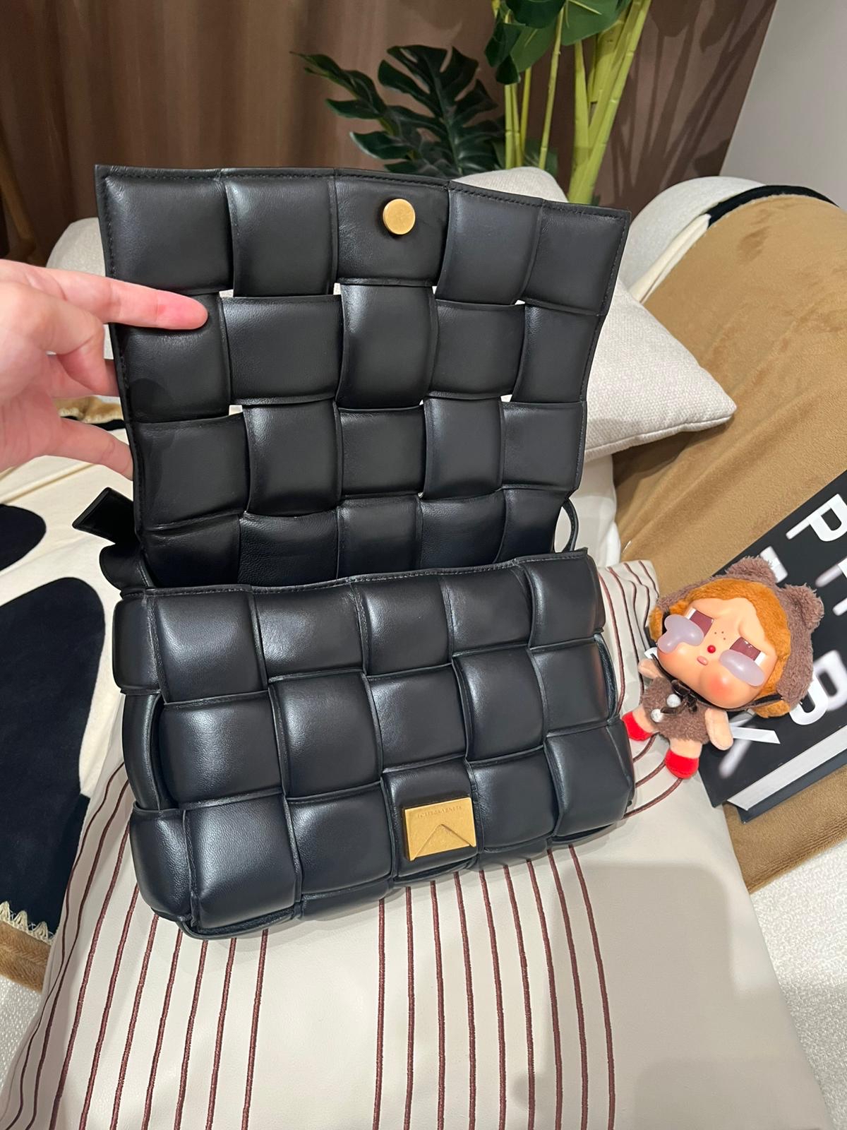 Bottega Veneta BV Cassette Padded Shoulder bag 100%Authentic, 90%New ✅Dust bag