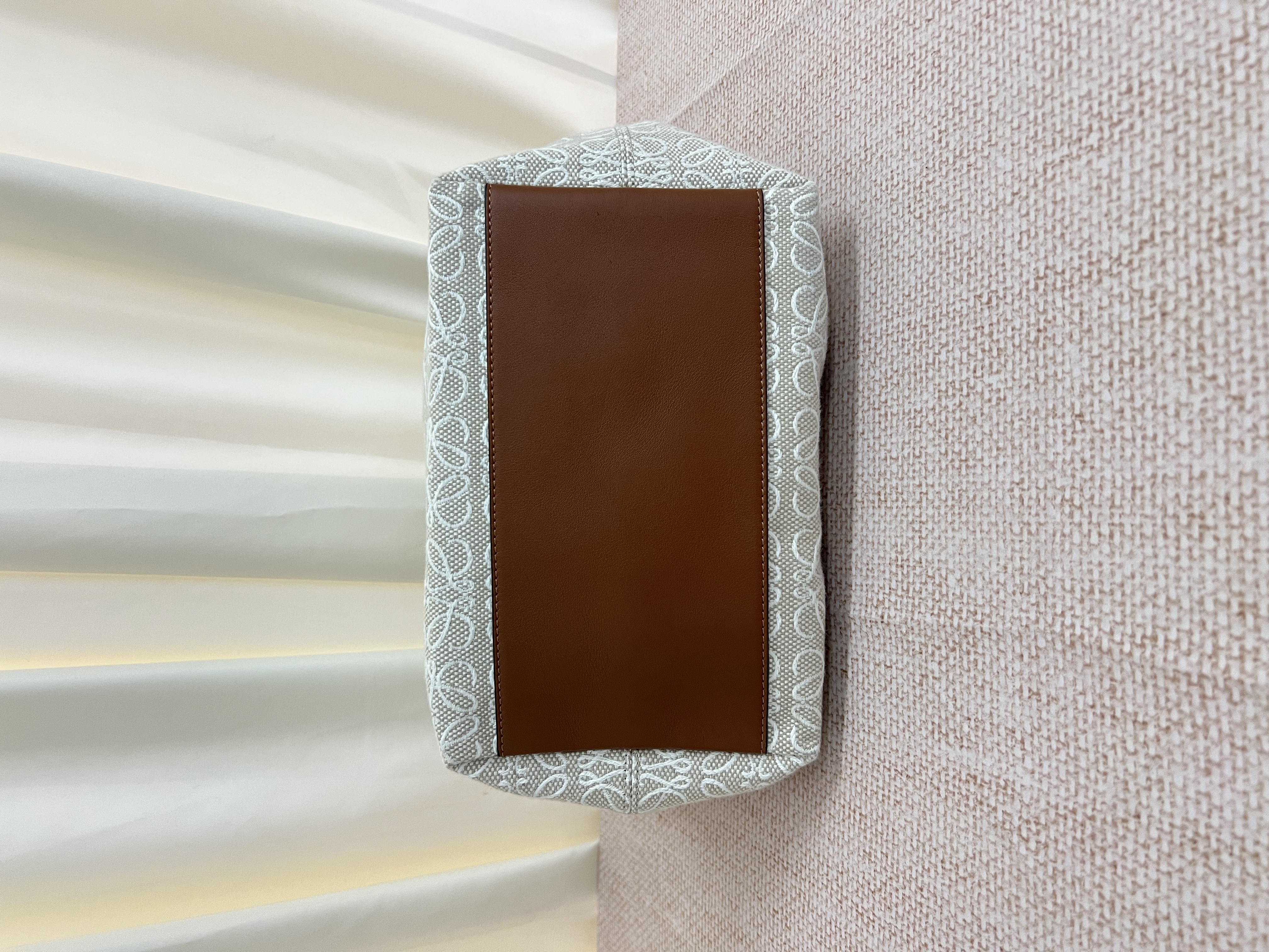 Pre-owned Loewe Cubi Anagram/ Product Code: 26041712