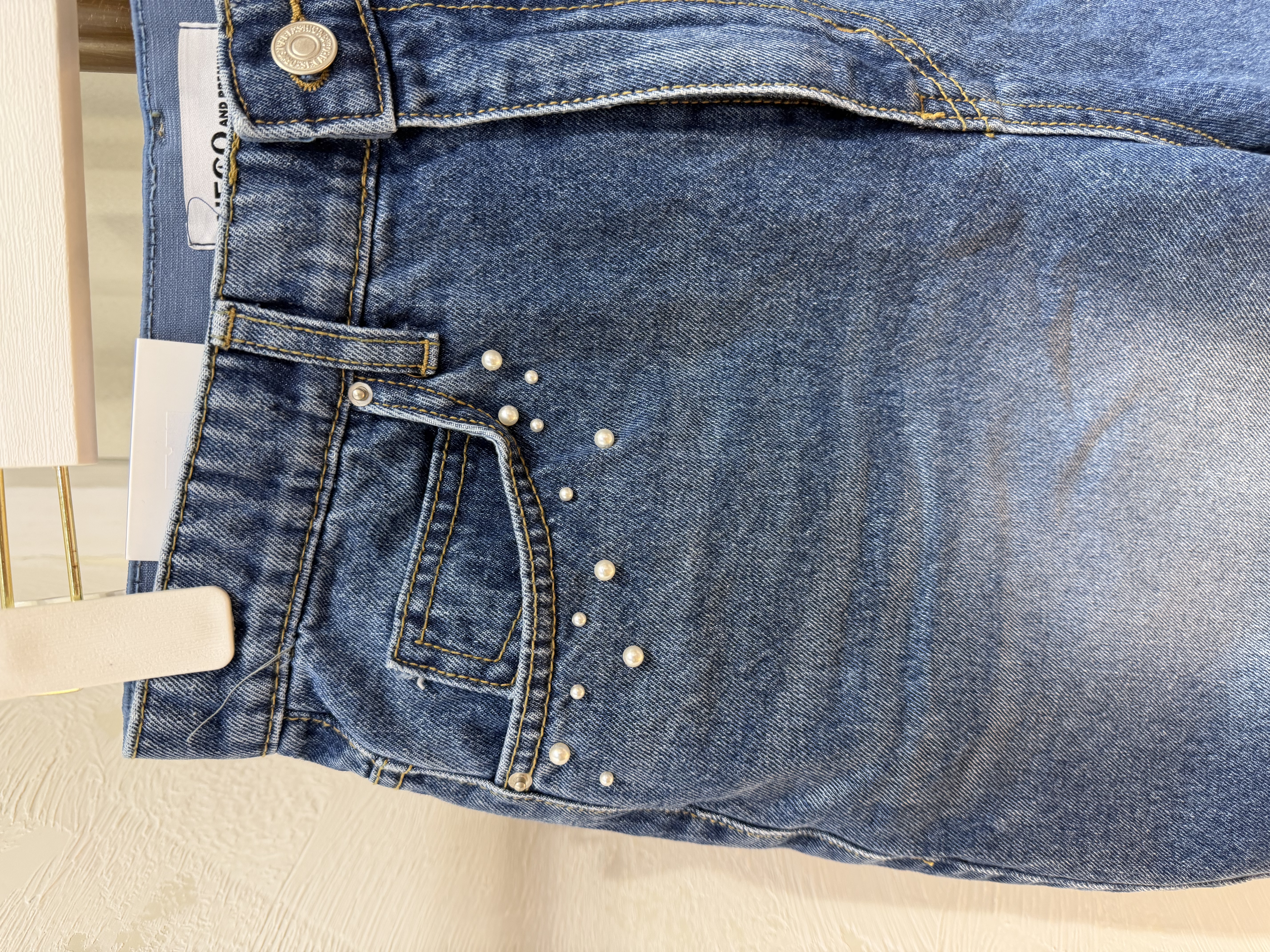 💥蝕本價💥韓國珍珠裝飾蕾絲邊牛仔短褲