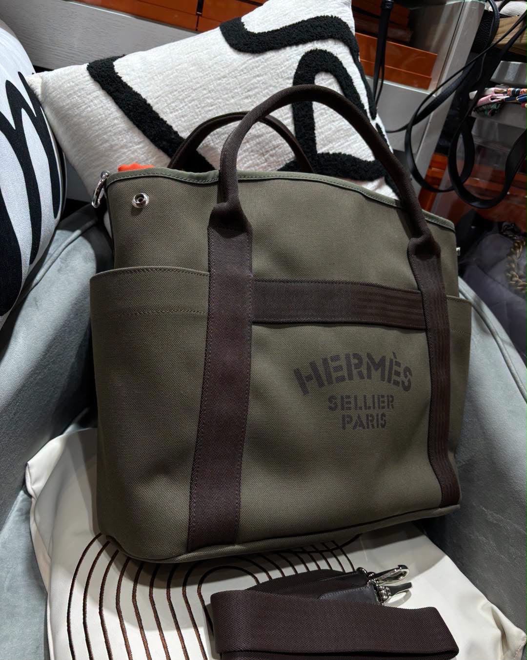 HERMES Grooming tote shoulder bag Stamp X 100%Authentic,95%new✅strap✅dust bag  