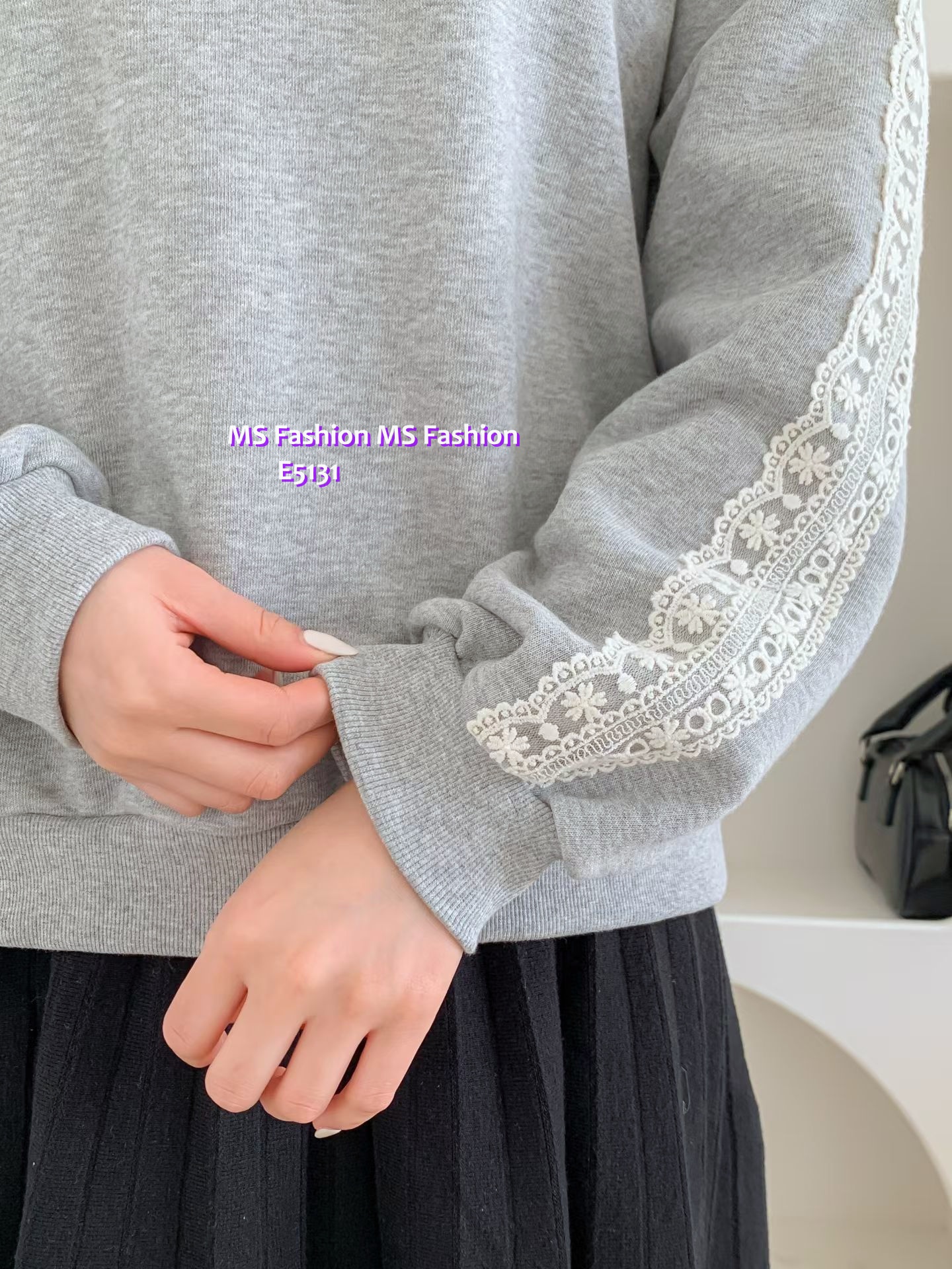 E5131 波浪領lace袖top